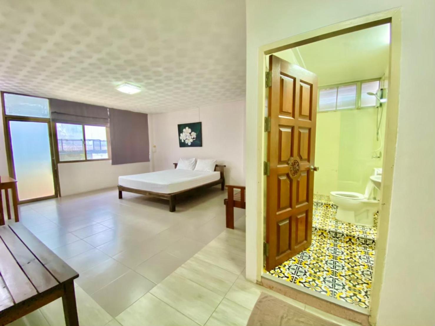 Standard Double Room - Photo 6