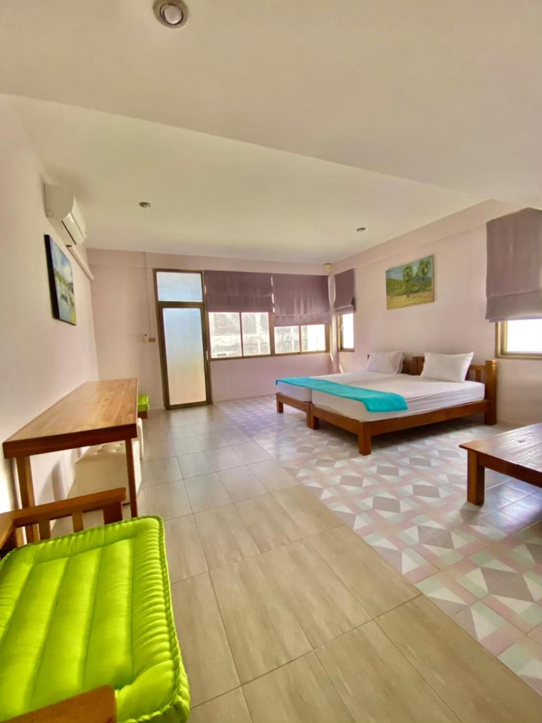Standard Double Room - Photo 2