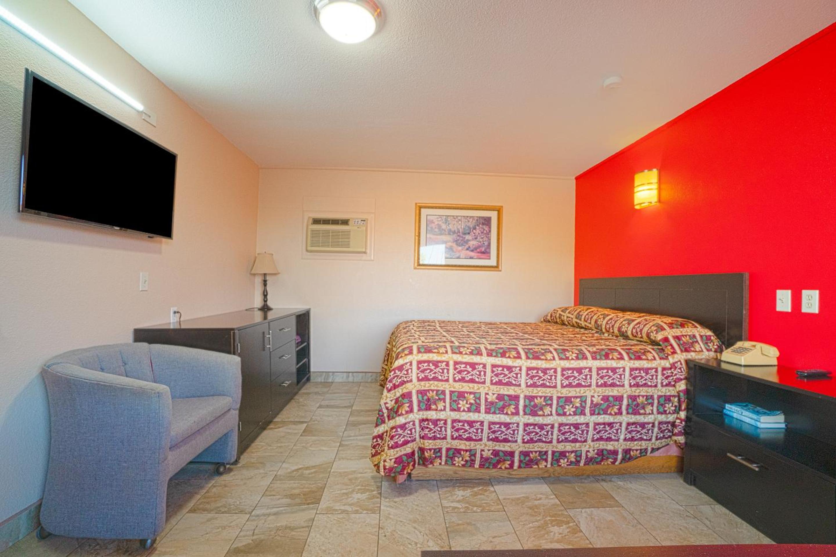 King Bed	 - Photo 1