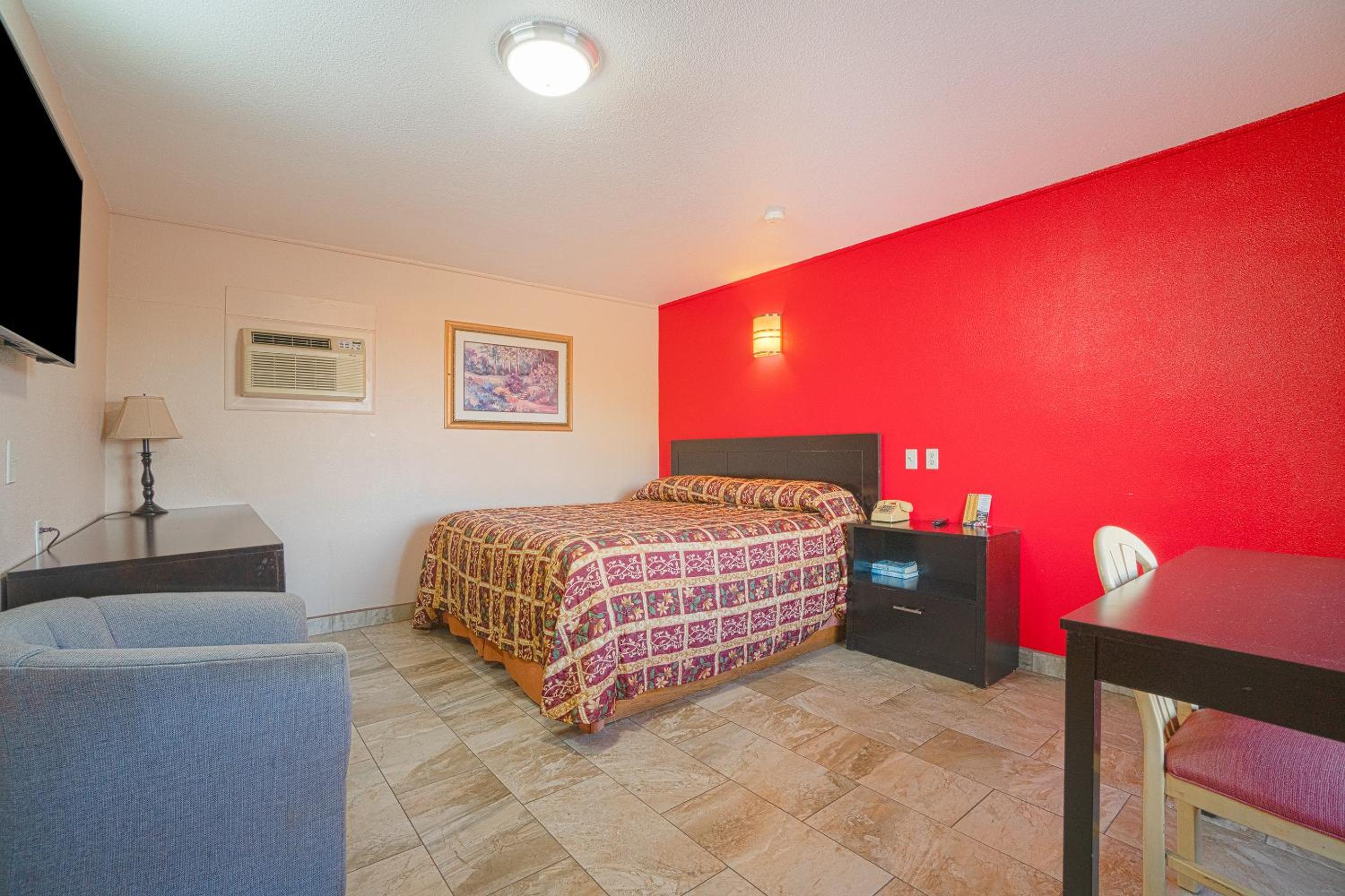 King Bed	 - Photo 5