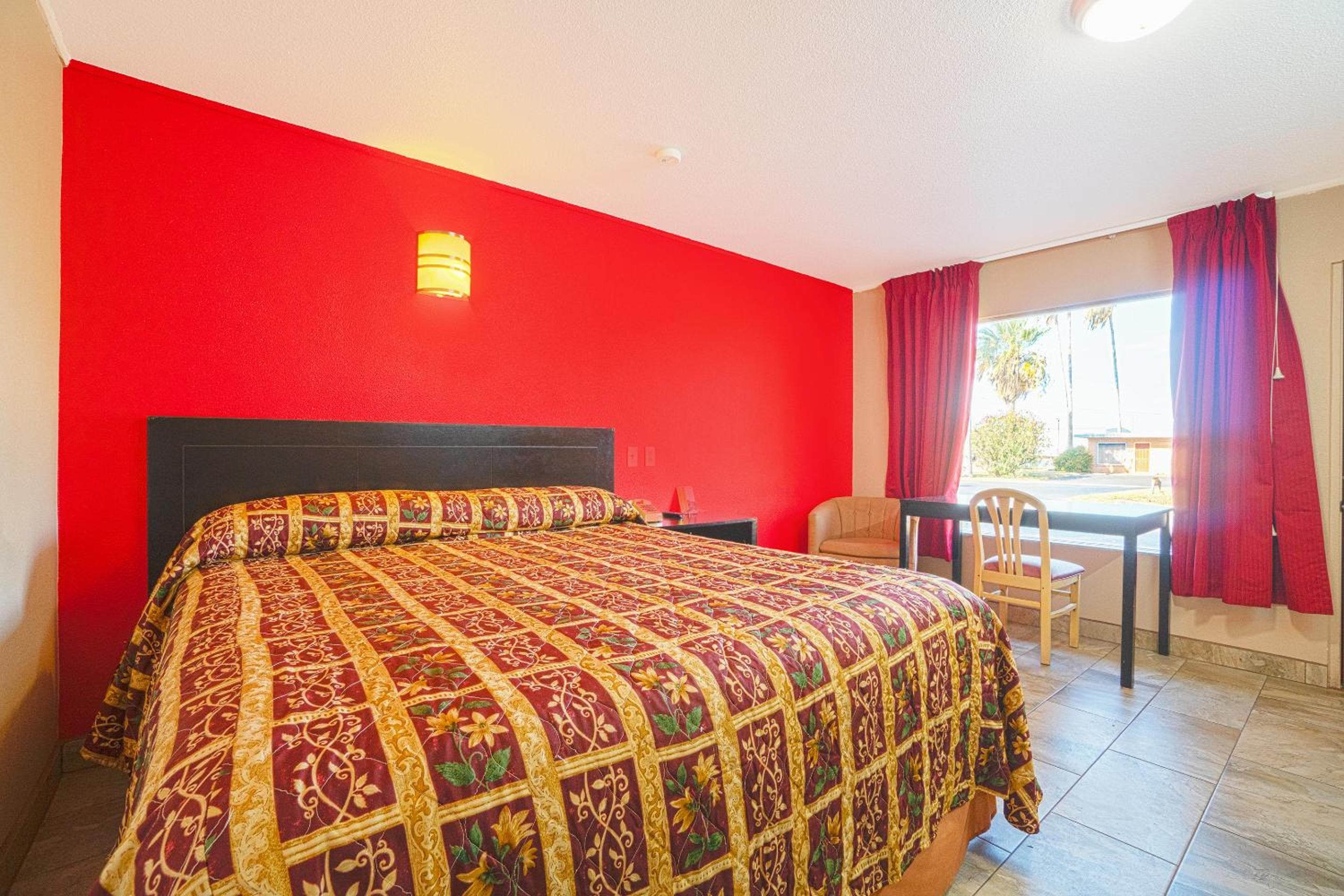 King Bed	 - Photo 3