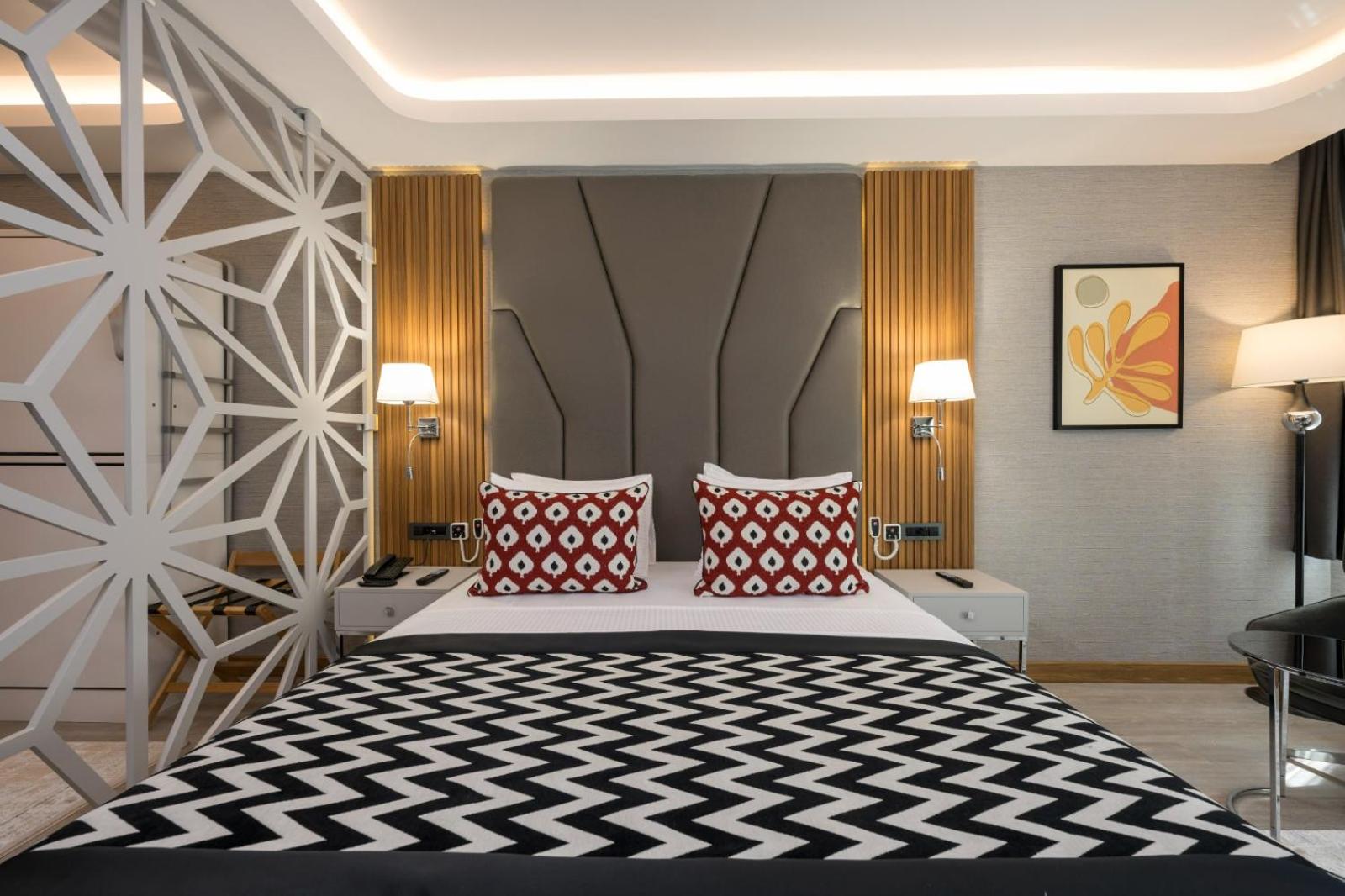 Deluxe Triple Room with Balcony