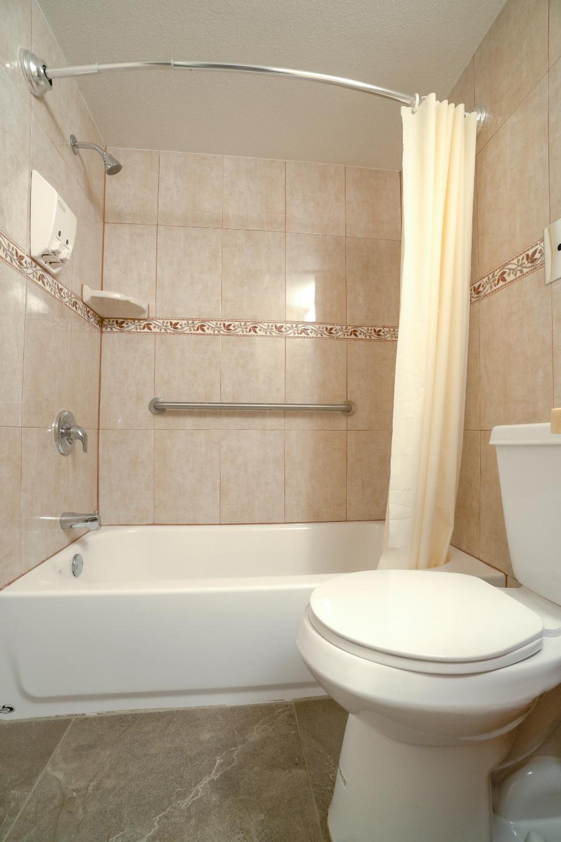 2 Queen Beds with Kitchenette	 - Photo 4