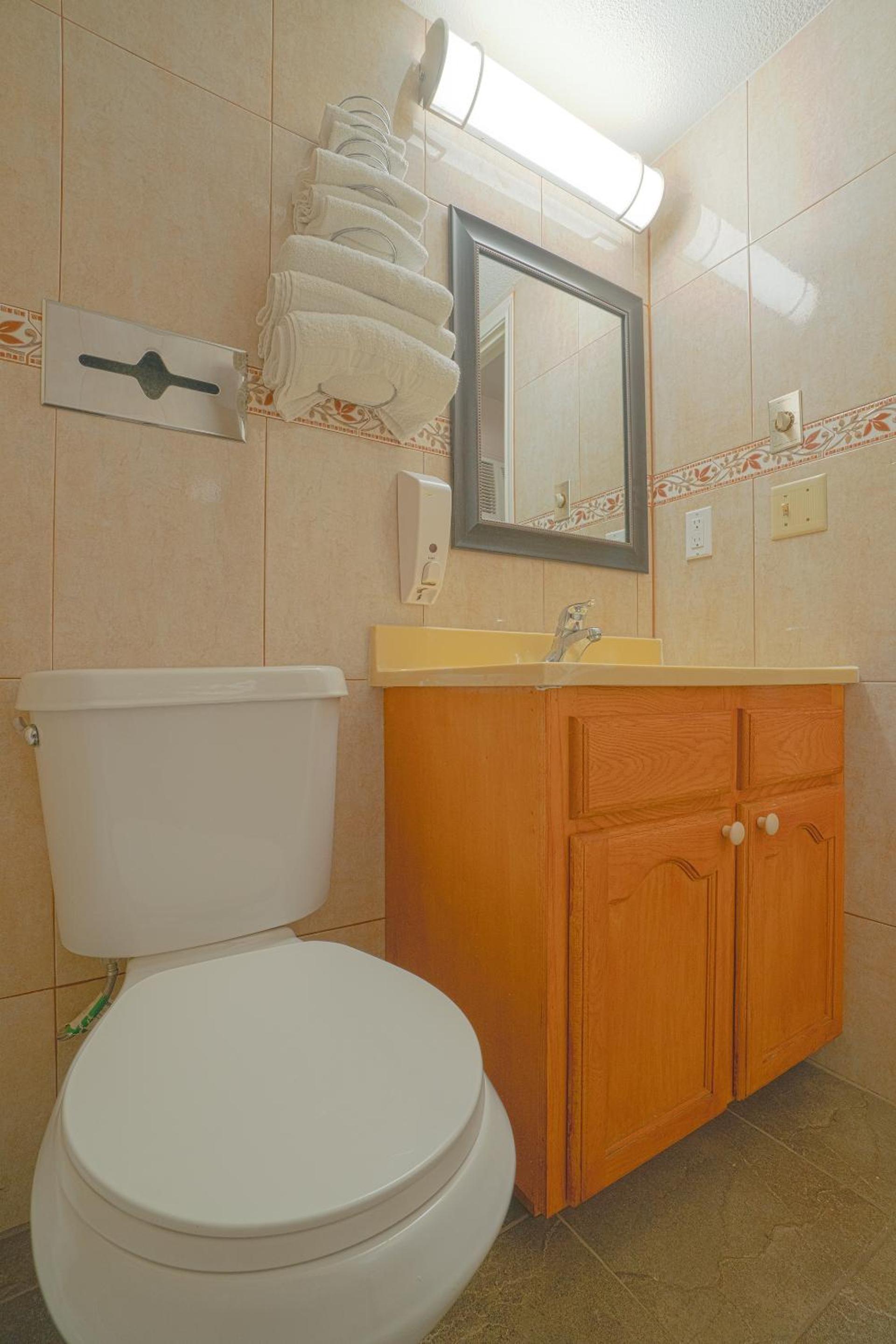 2 Queen Beds with Kitchenette	 - Photo 3