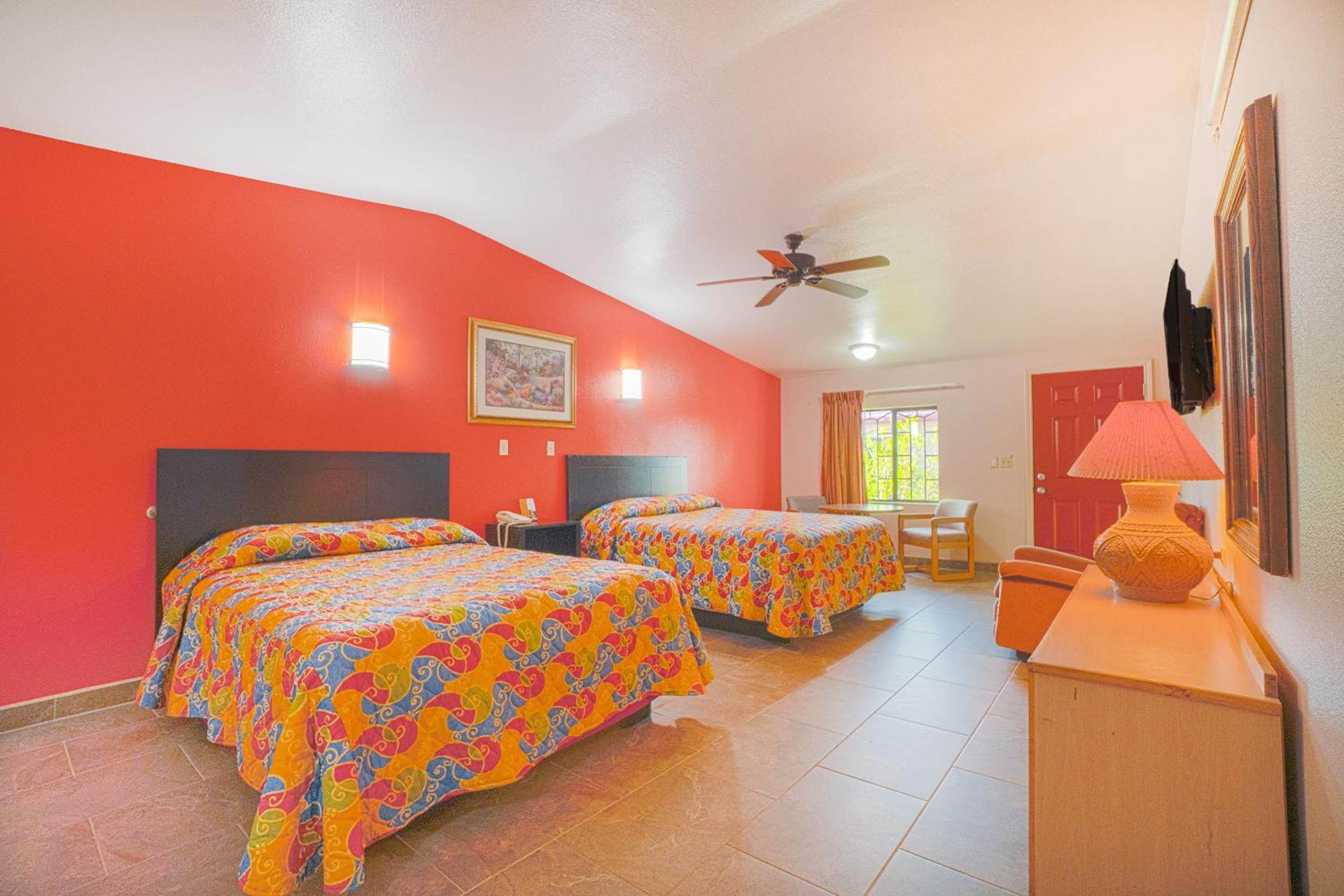 2 Queen Beds with Kitchenette	 - Photo 1
