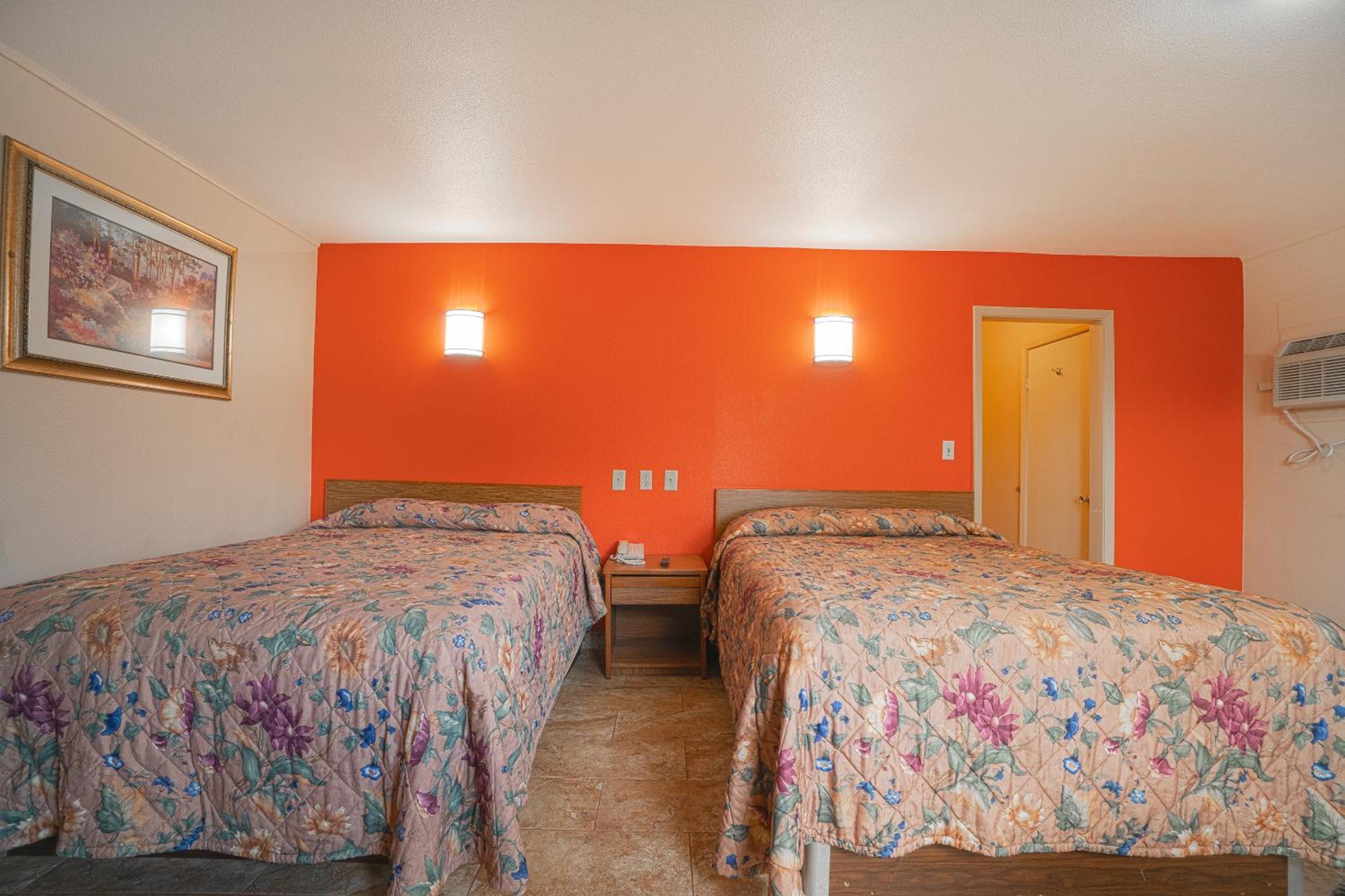 2 Queen Bed	 - Photo 2