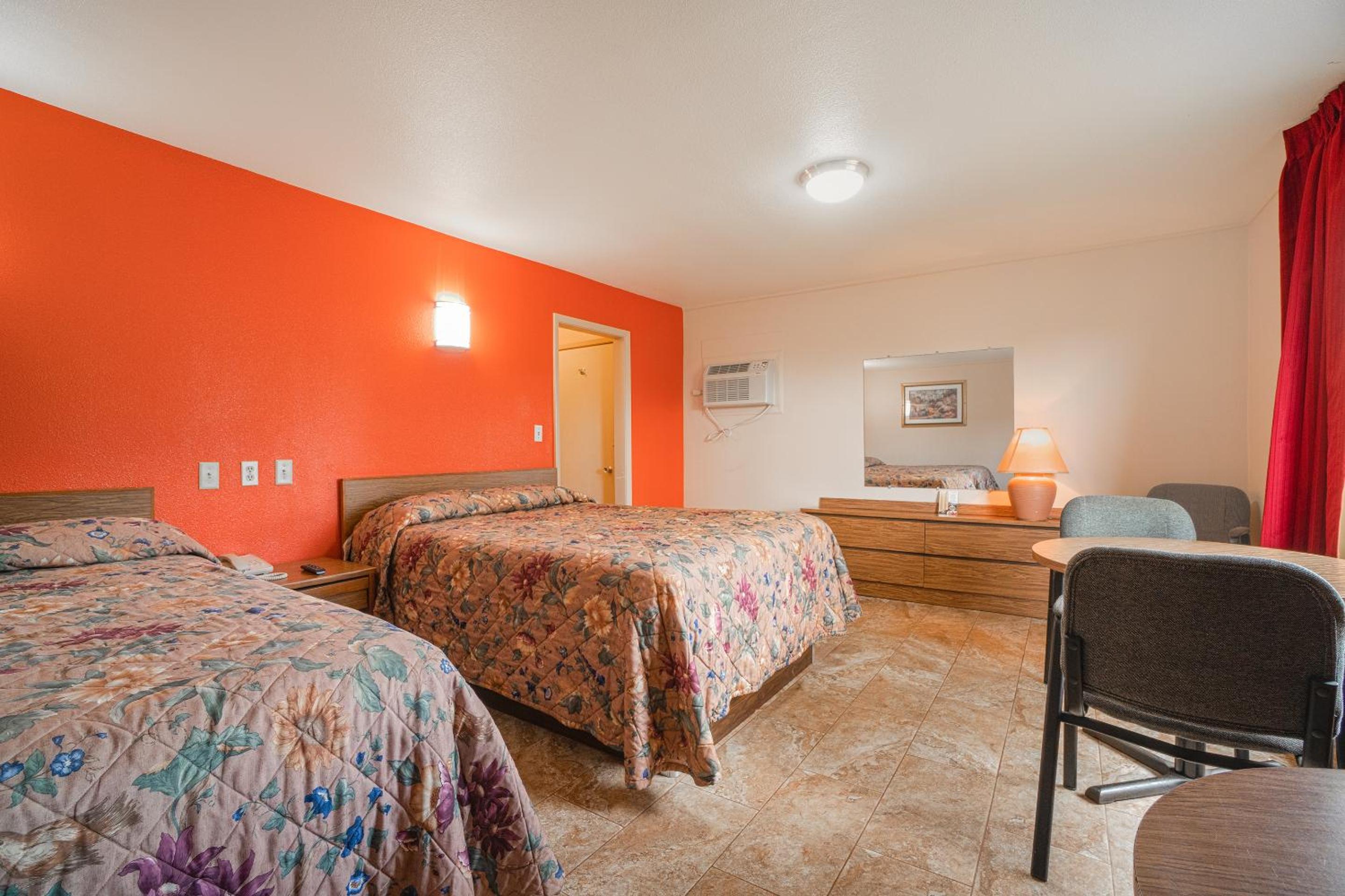 2 Queen Bed	 - Photo 6
