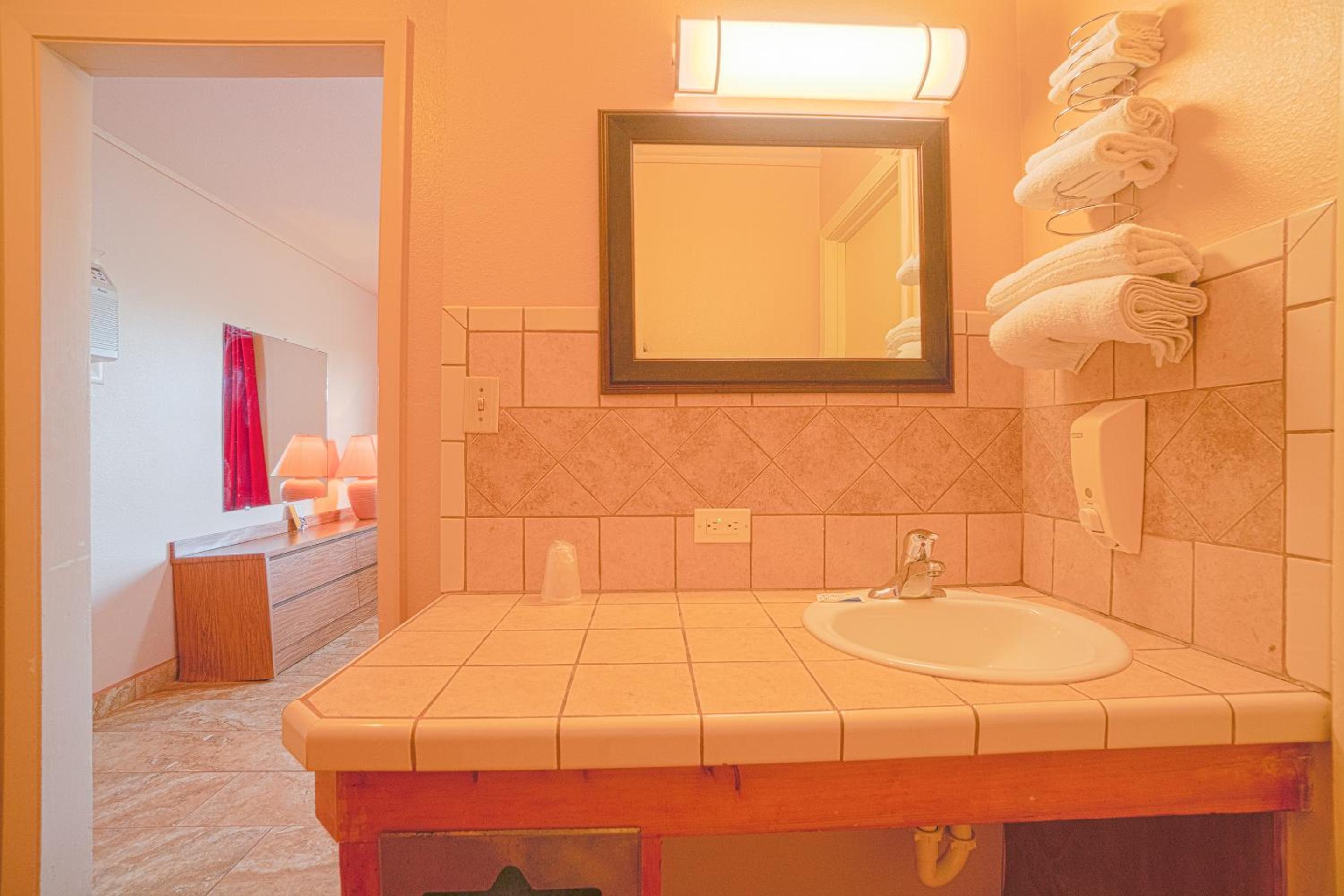 2 Queen Bed	 - Photo 9