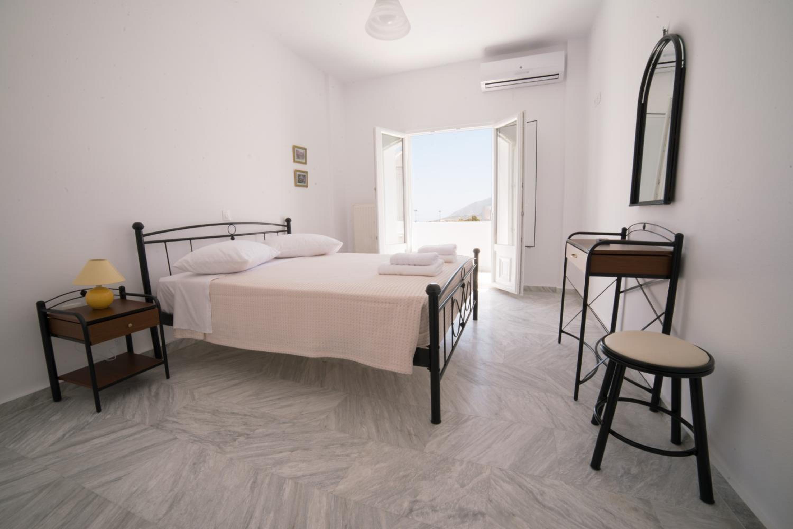 Two-Bedroom Apartment - Photo 7
