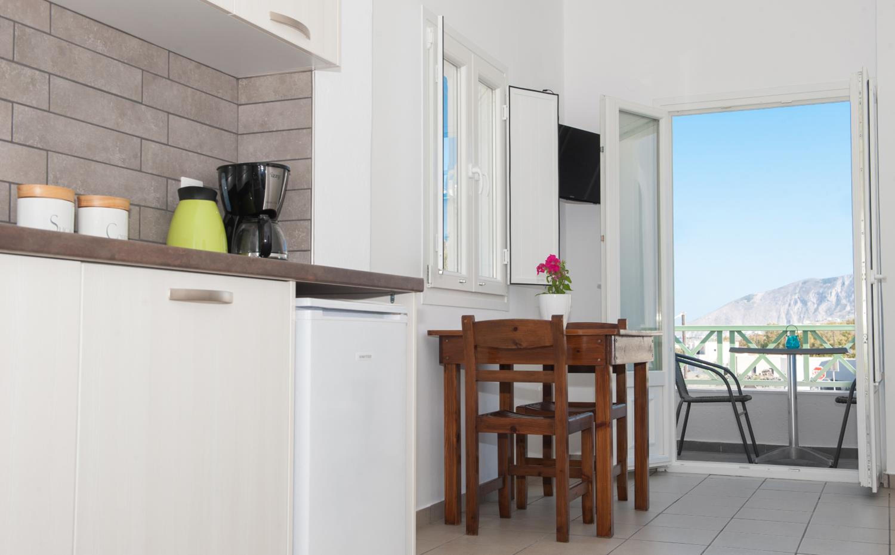 One-Bedroom Apartment - Photo 10