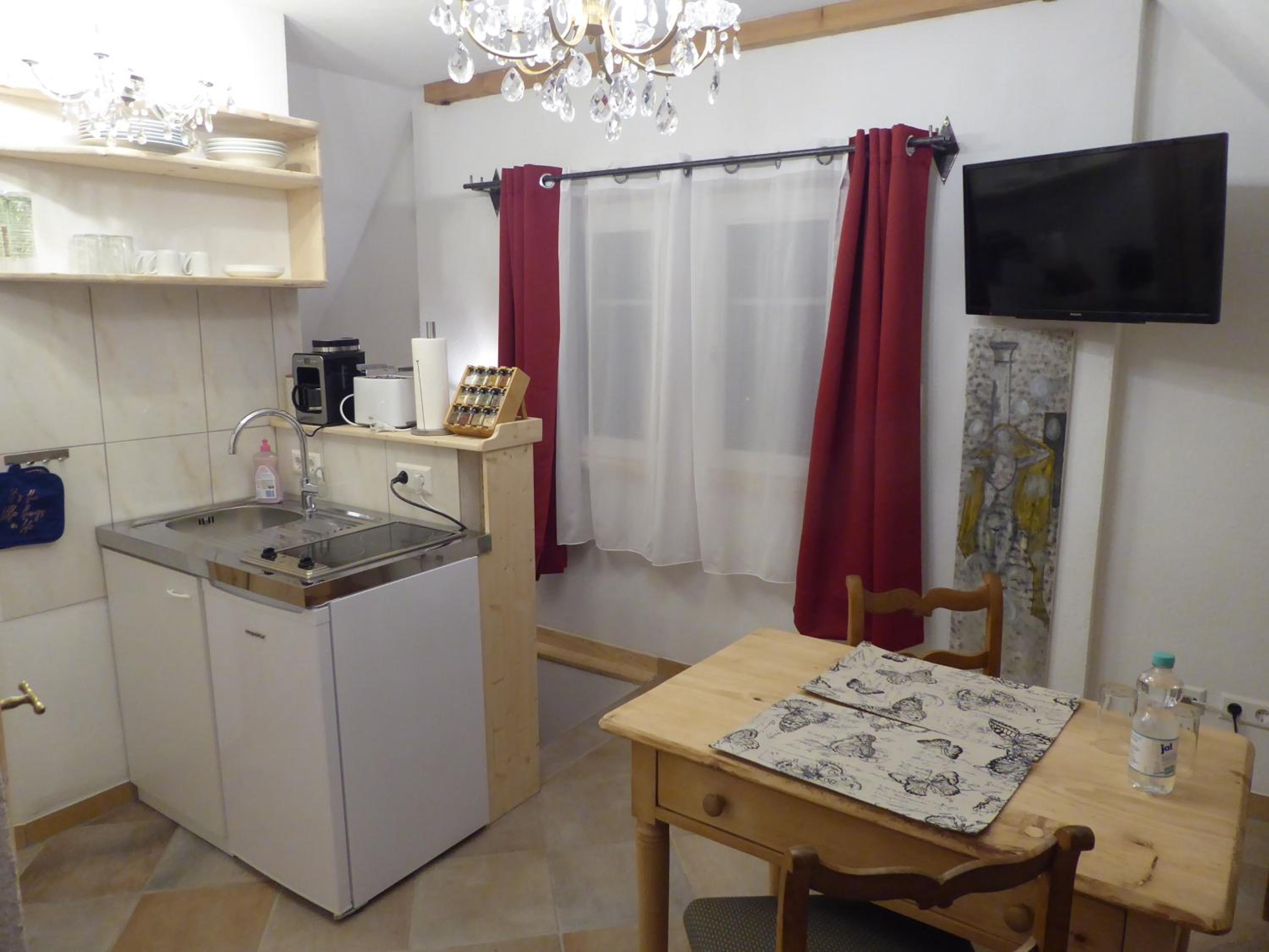 One-Bedroom Apartment - Photo 4