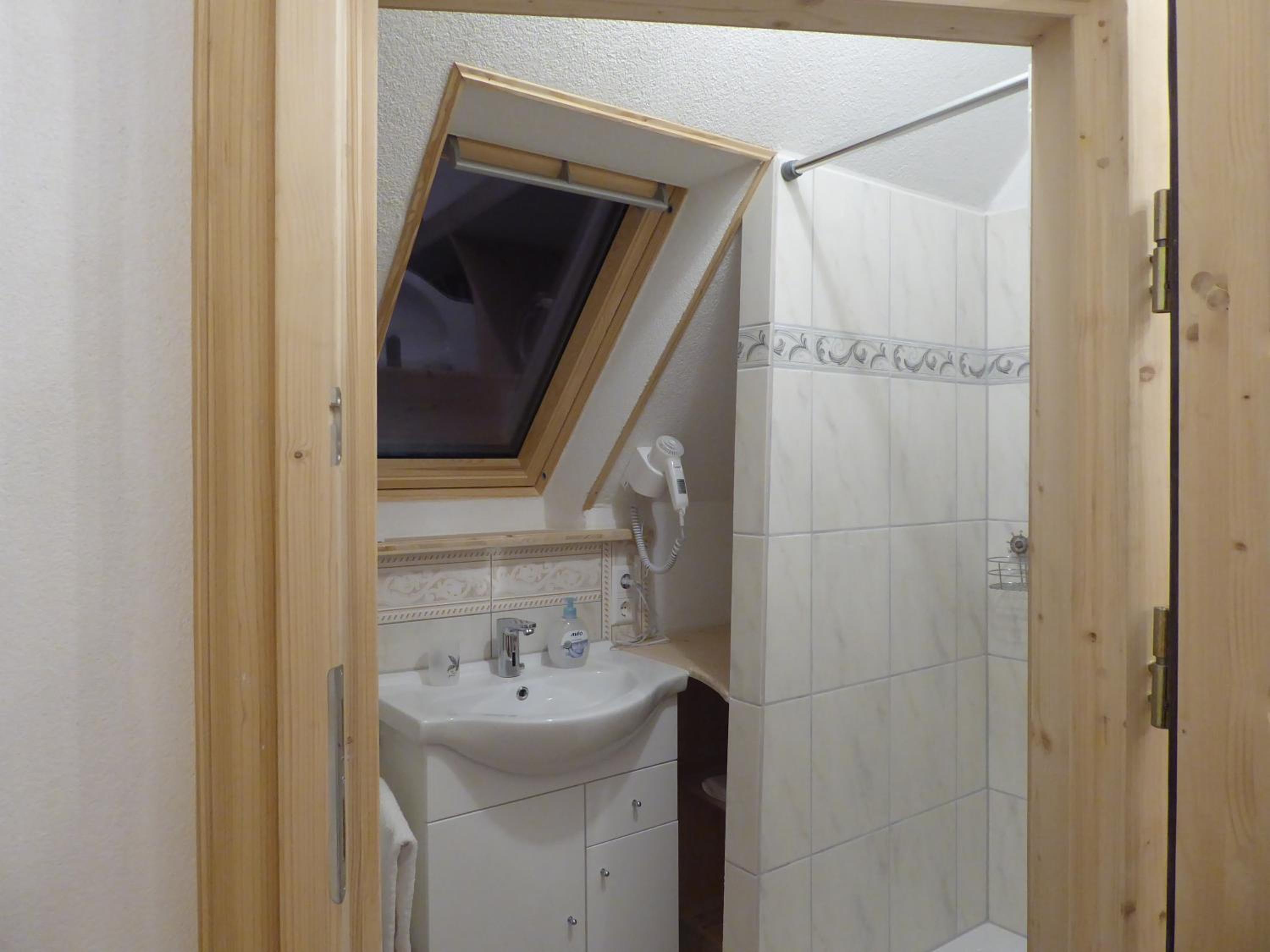 One-Bedroom Apartment - Photo 5