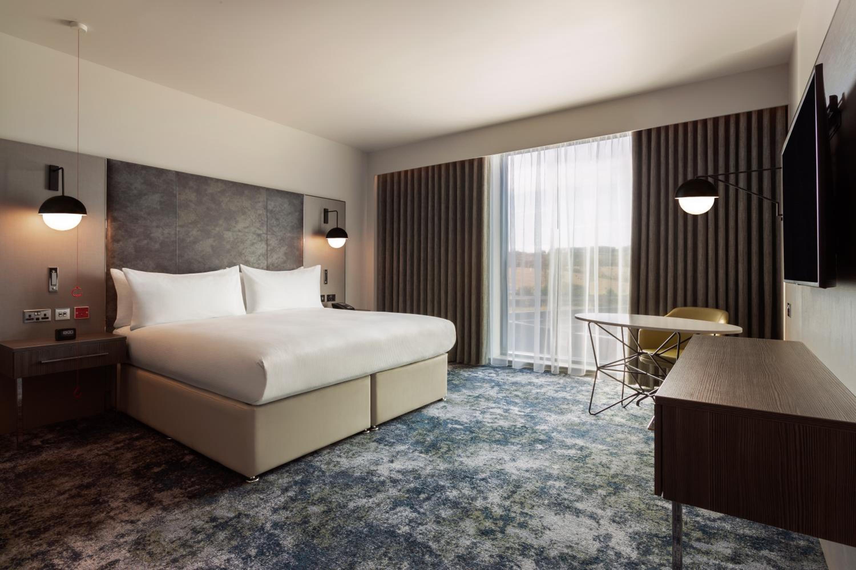 King Guest Room - Photo 7