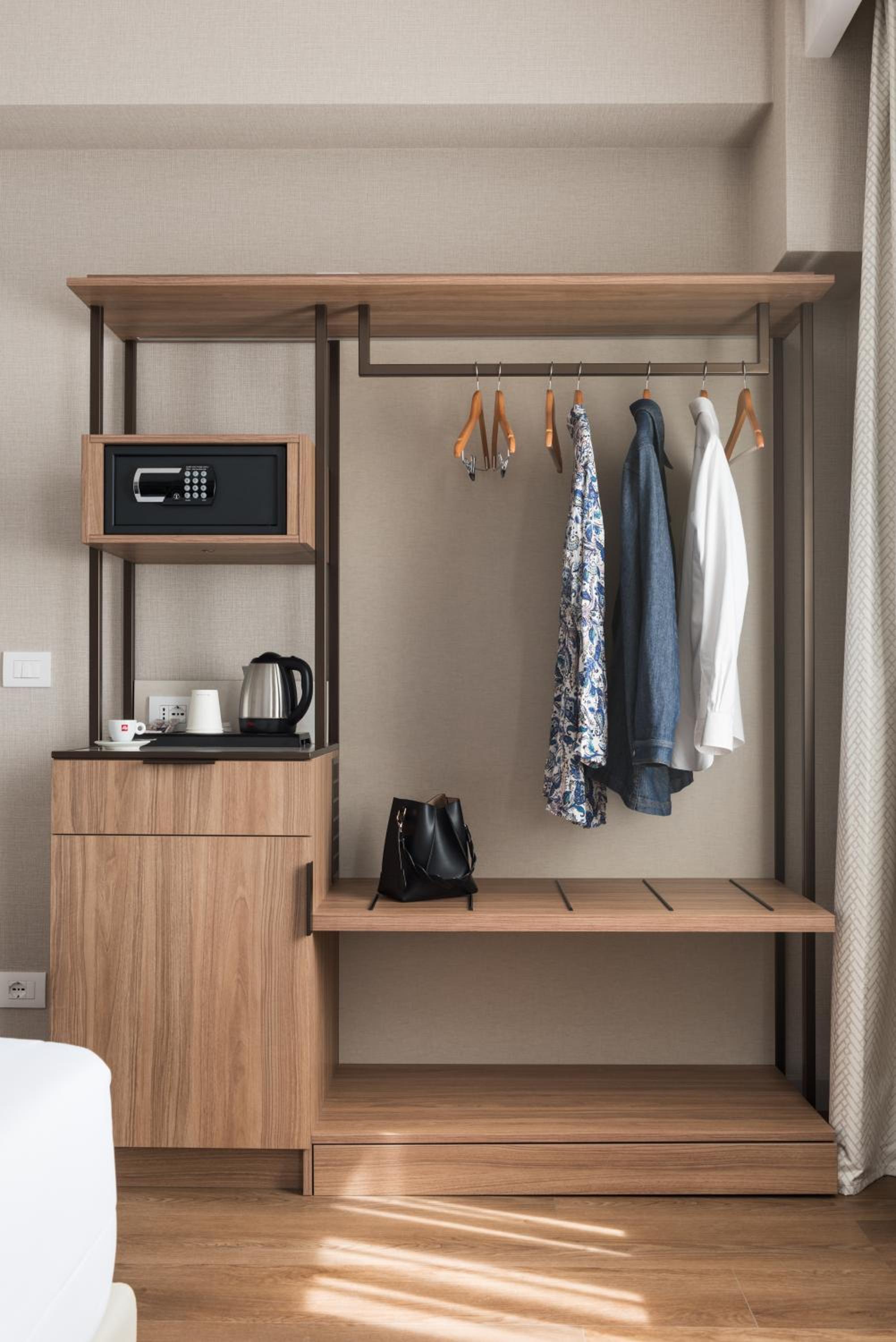 Twin Room - Photo 2