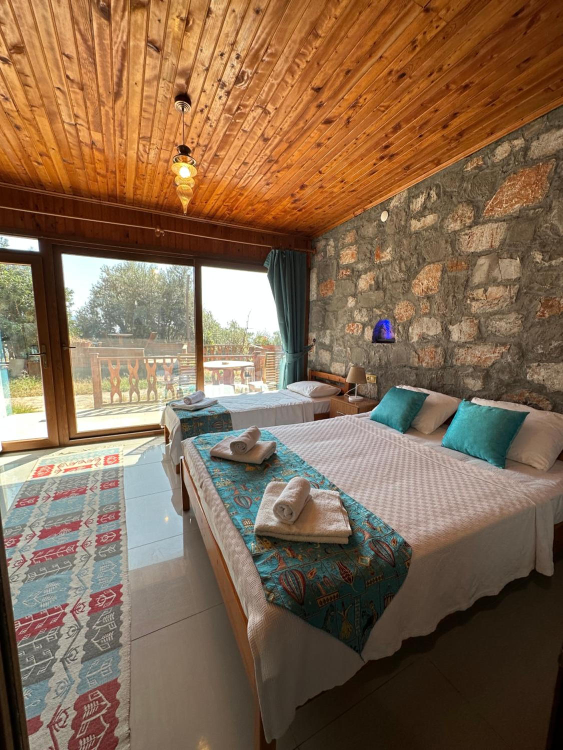 Large Double Room photo 3