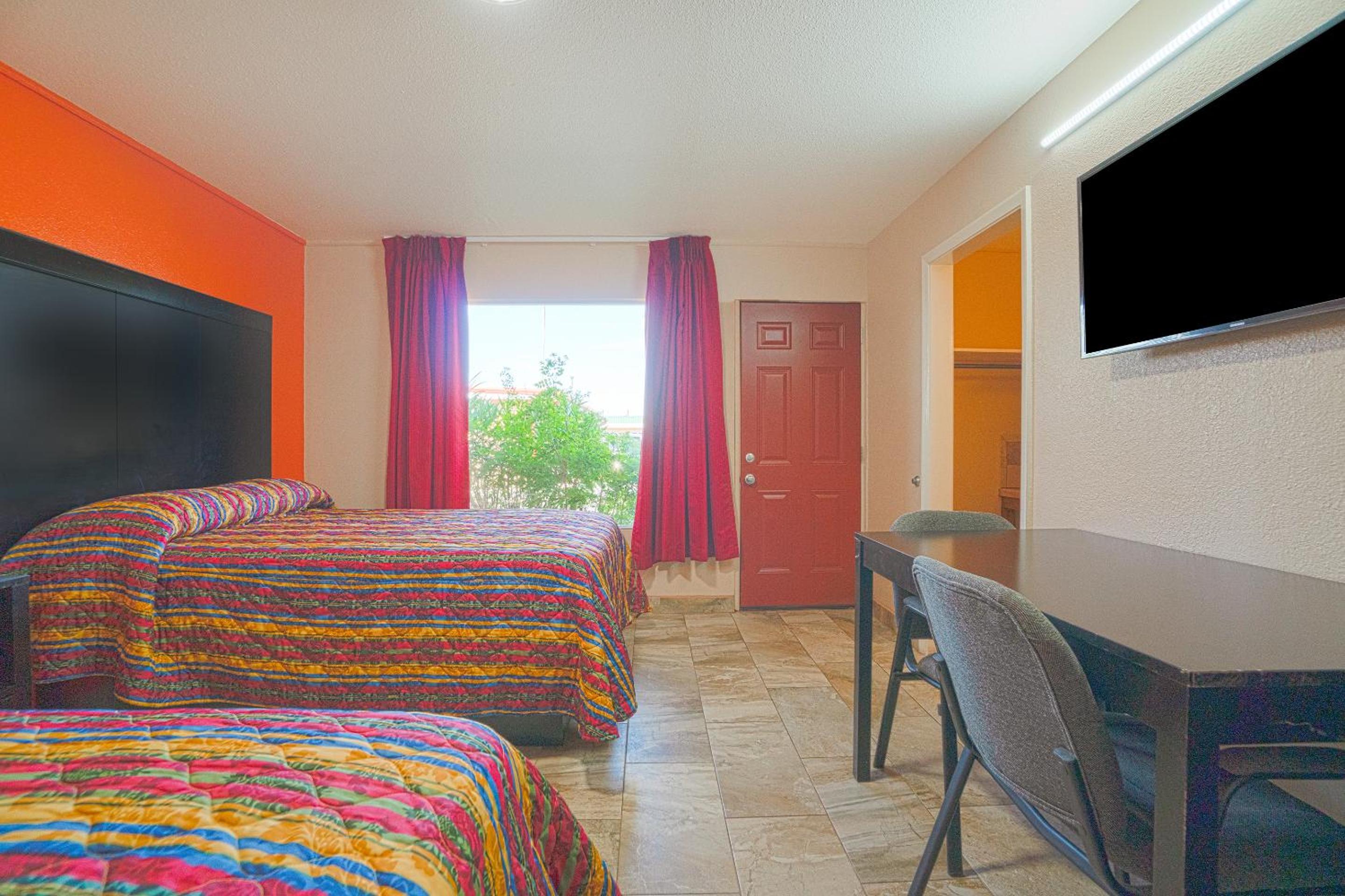 2 Full Bed	 - Photo 5