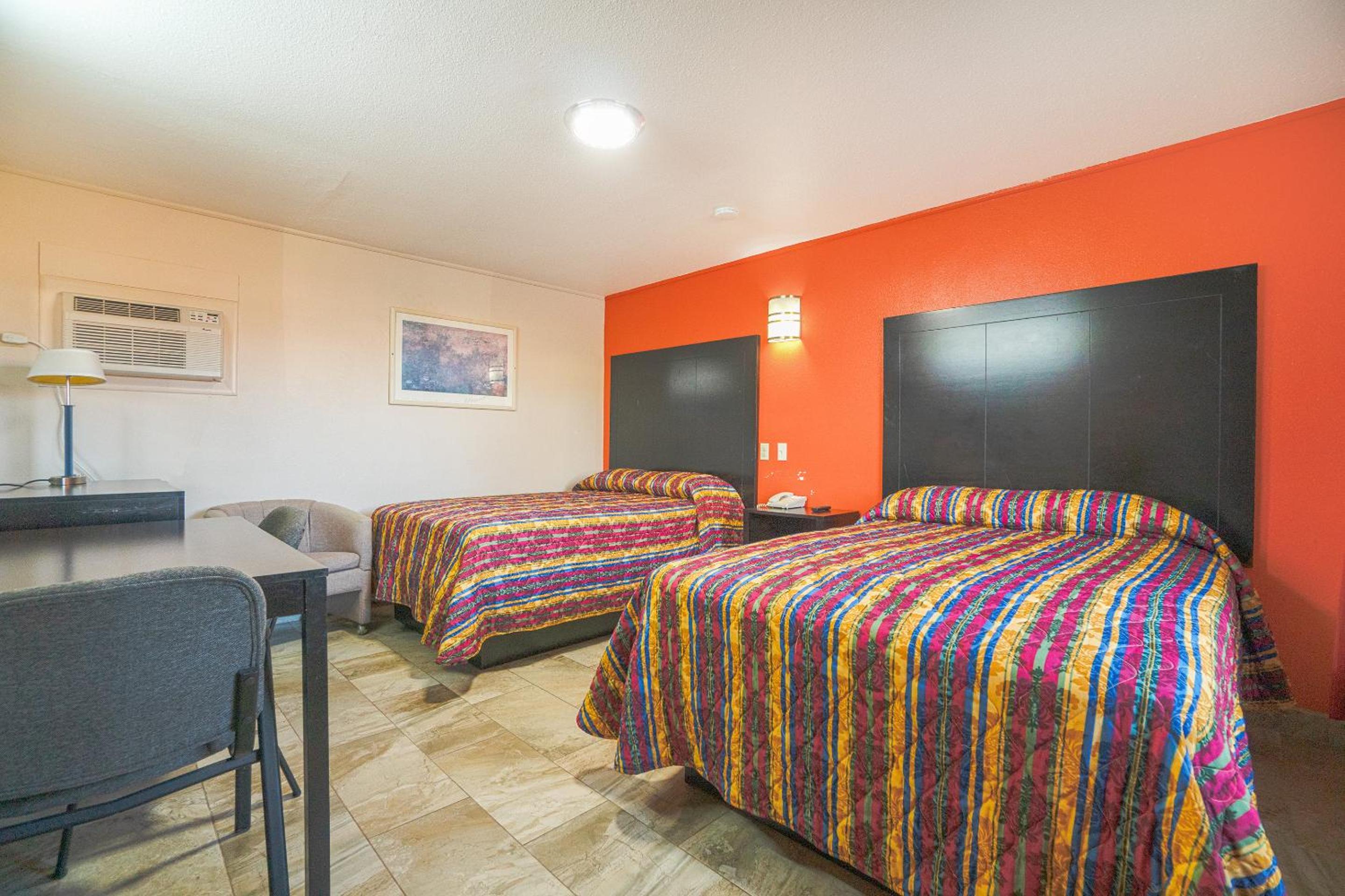 2 Full Bed	 - Photo 1