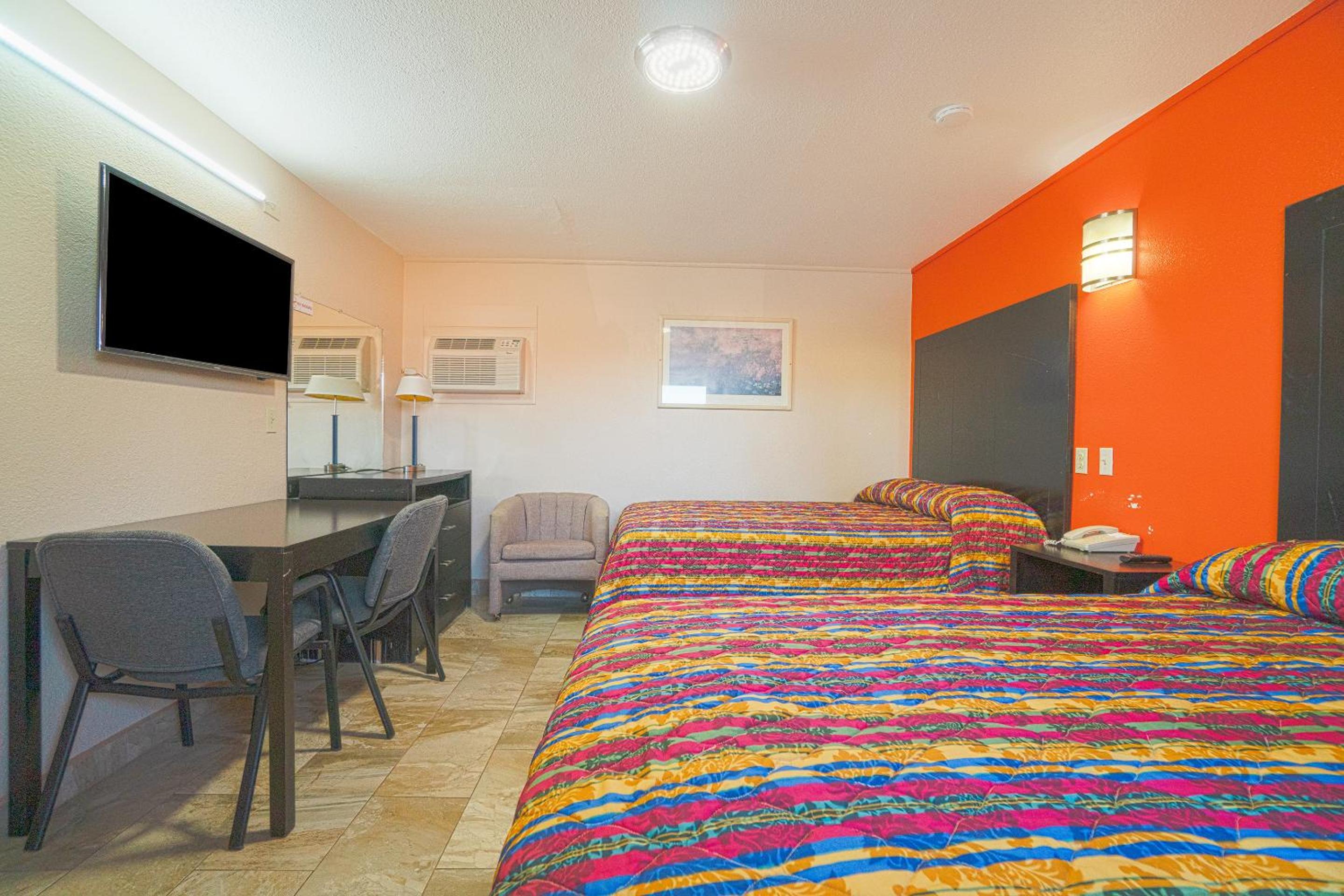 2 Full Bed	 - Photo 8
