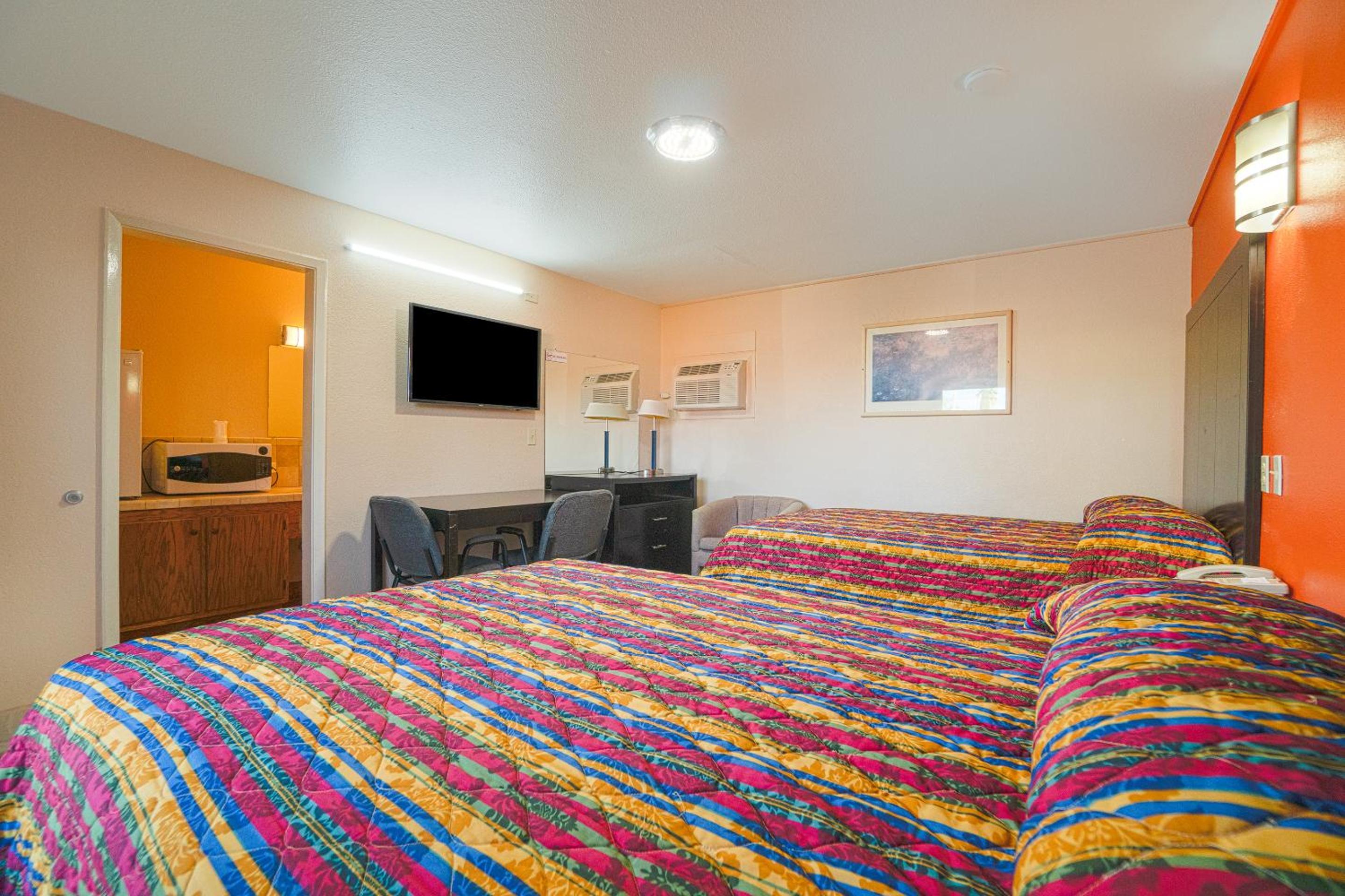 2 Full Bed	 - Photo 6