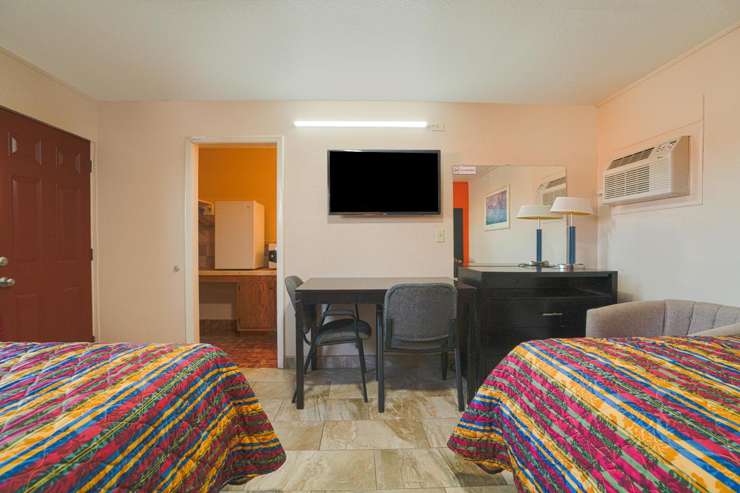 2 Full Bed	 - Photo 7
