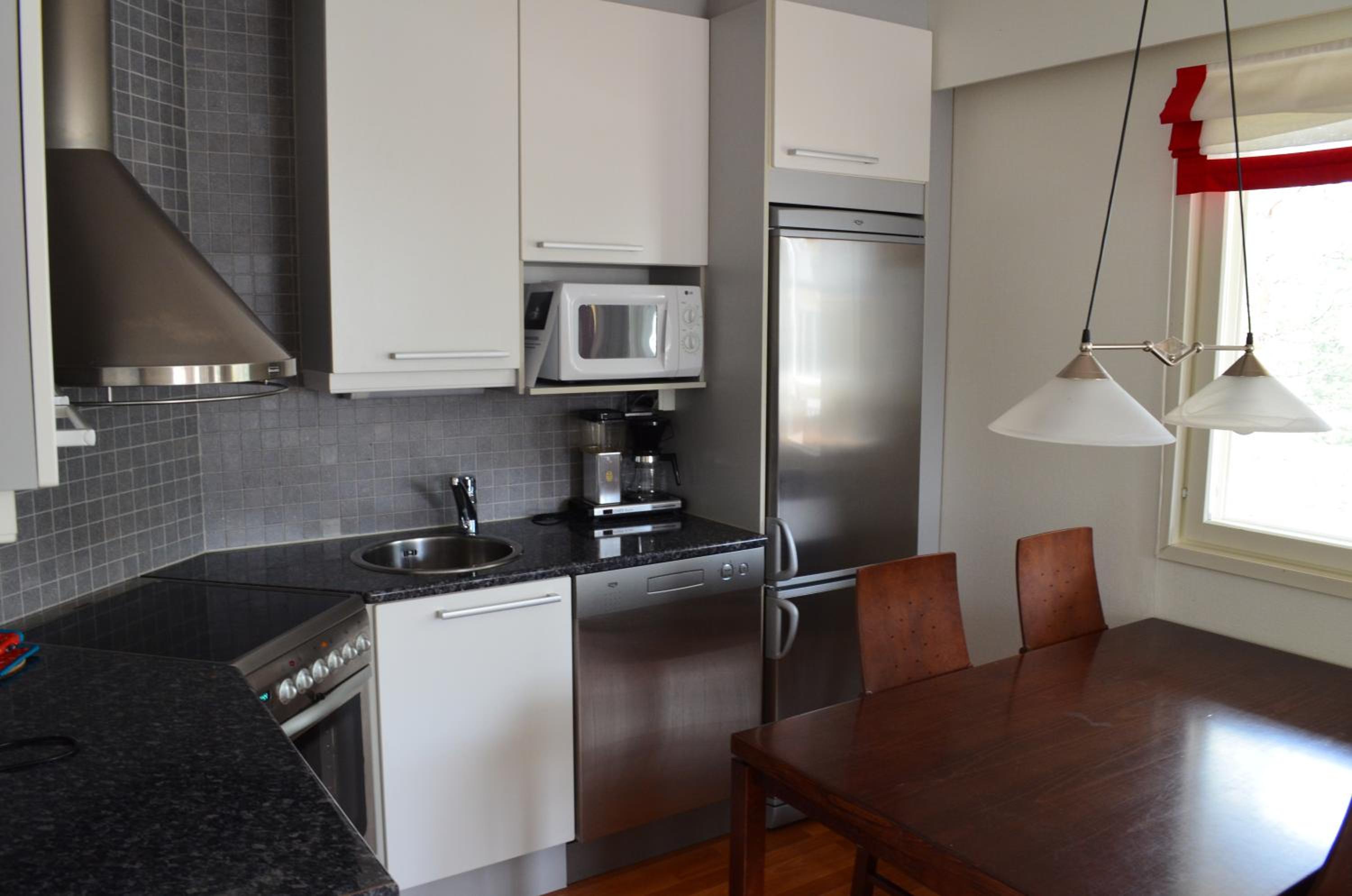 One-Bedroom Apartment with Sauna - Photo 5