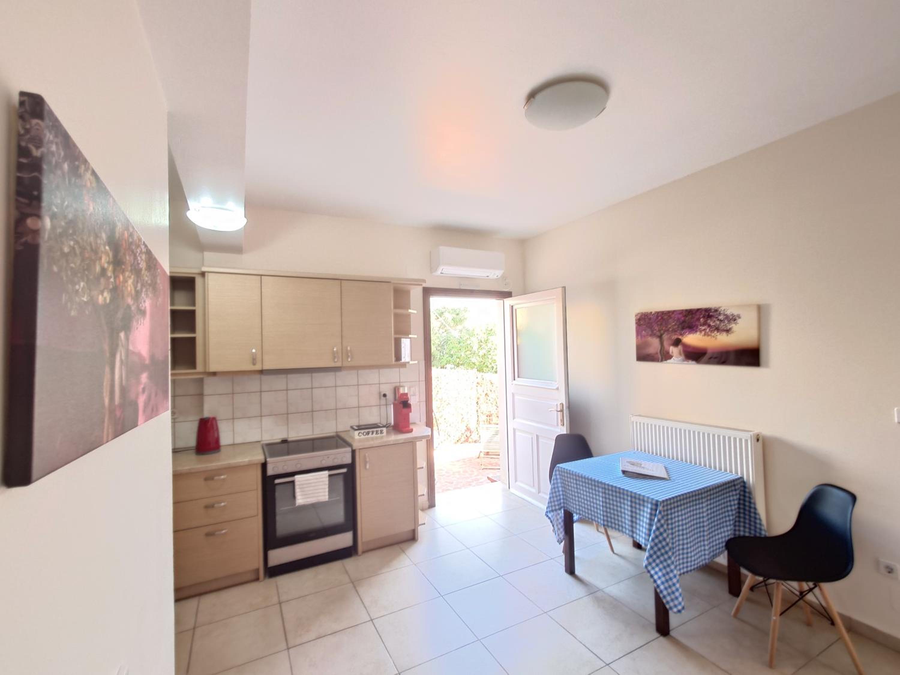 One-Bedroom Apartment - Photo 6