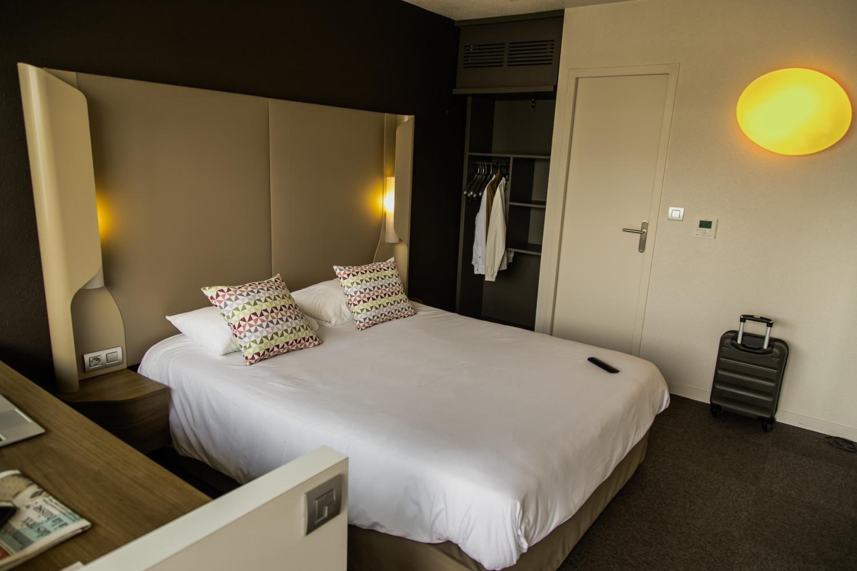 Standard Room - 1 Double Bed - Photo 1