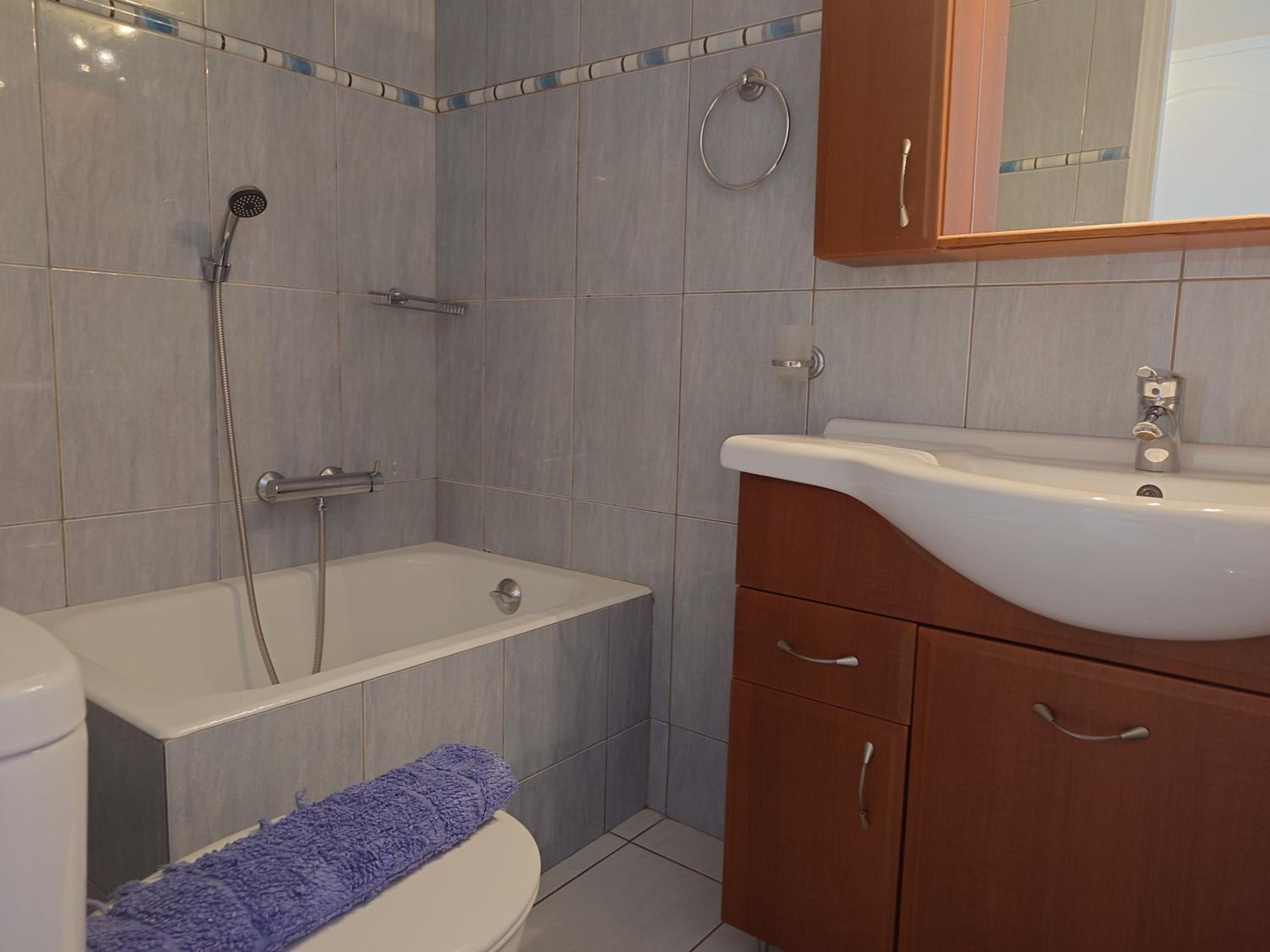 Two-Bedroom Apartment - Photo 5