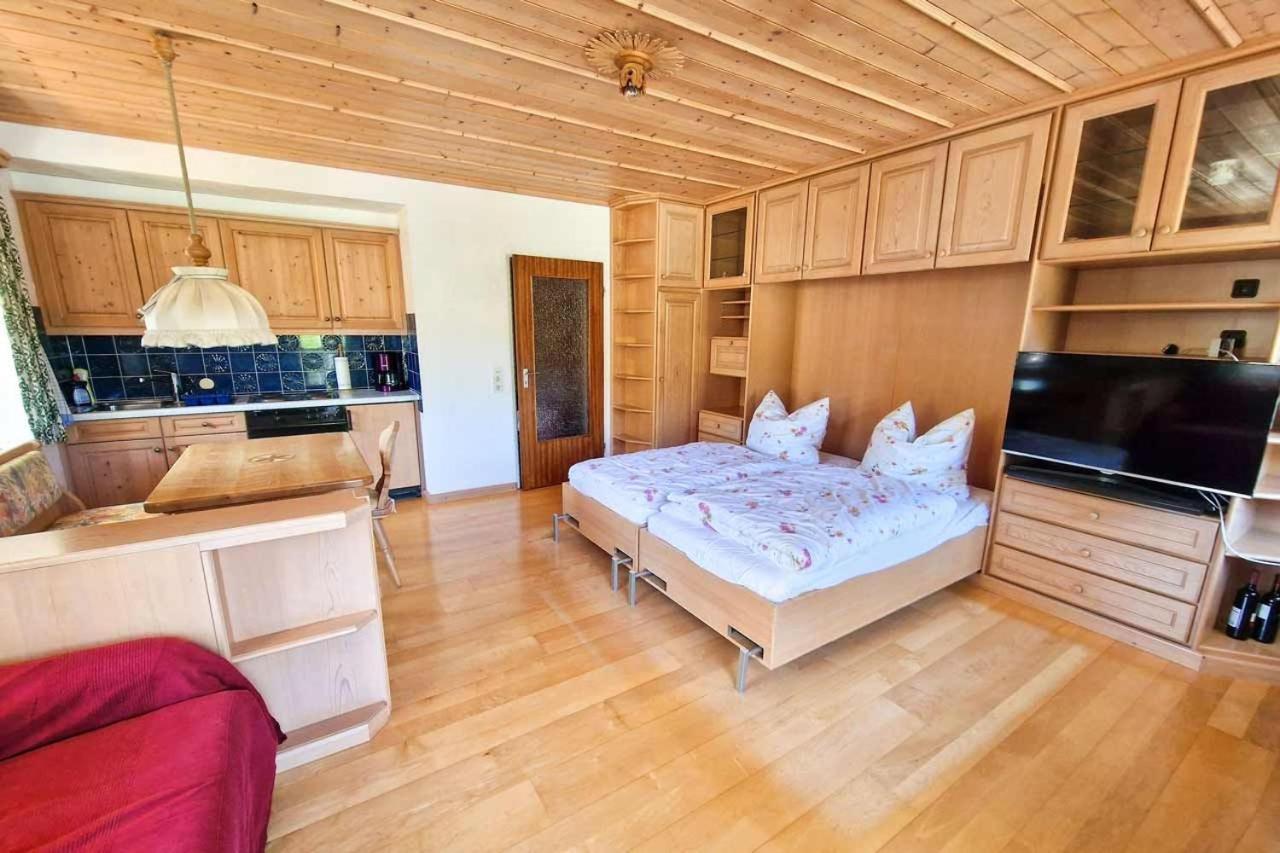 Studio Apartment photo 2