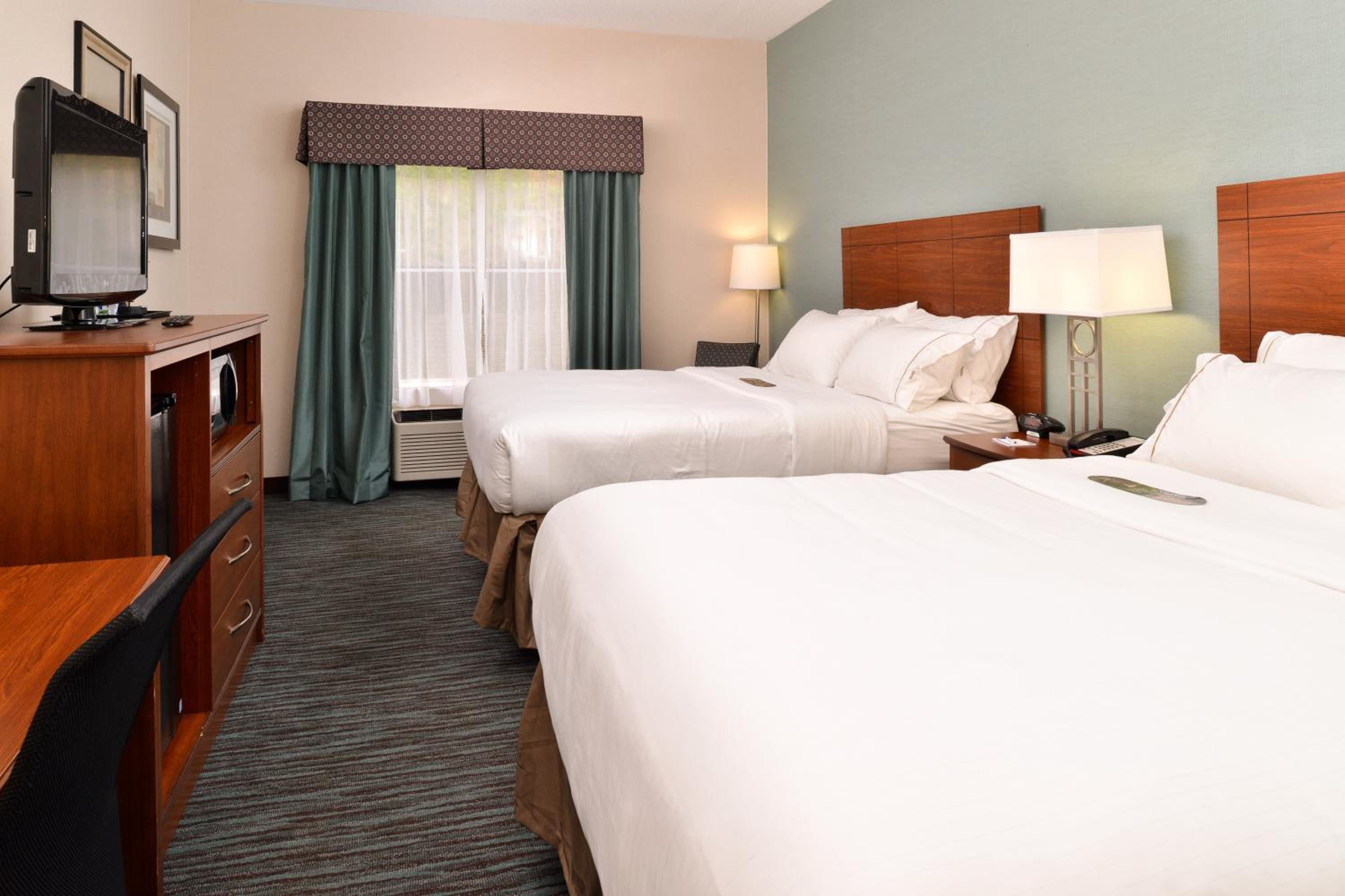 Queen Room with Two Queen Beds - Hearing Accessible/Non-Smoking