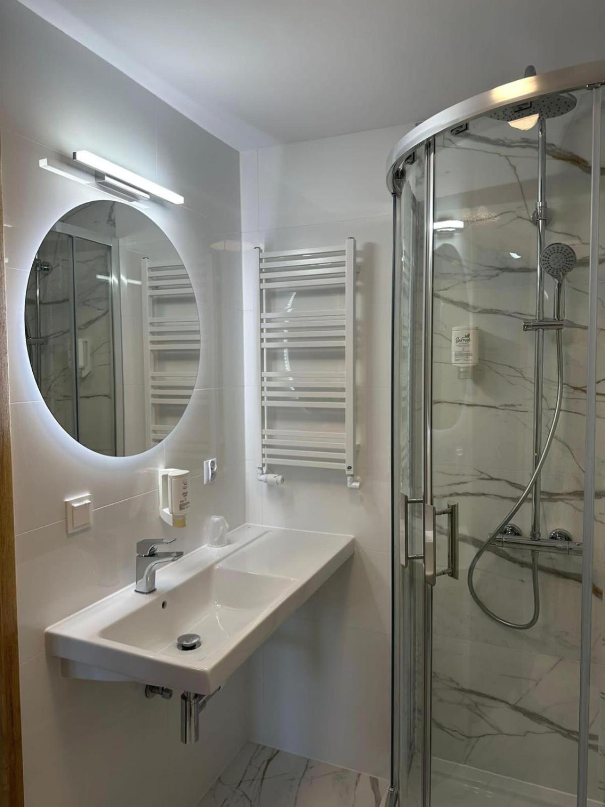 Twin Room - Photo 3