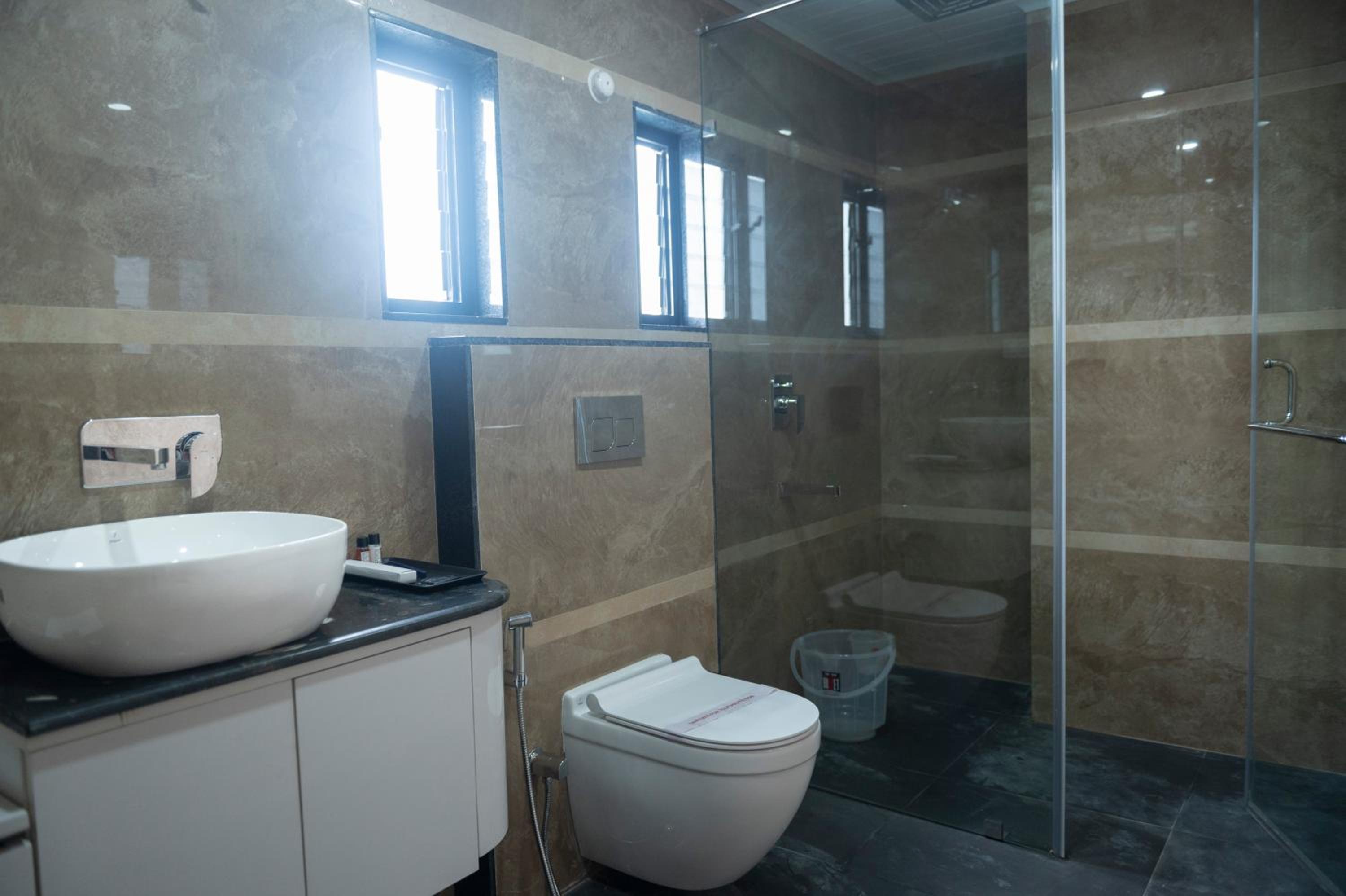Deluxe Double Room - Photo 9