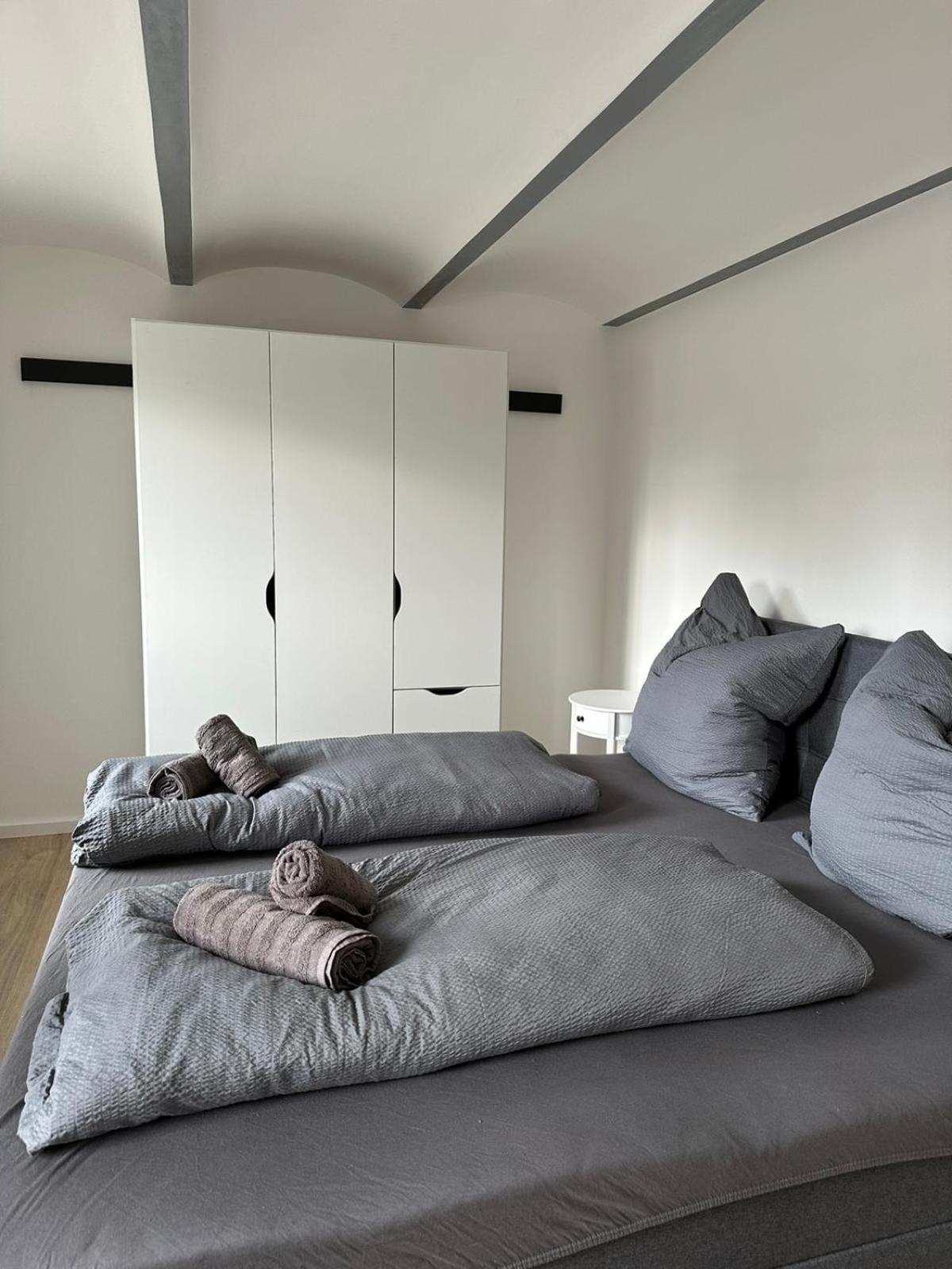 One-Bedroom Apartment photo 3