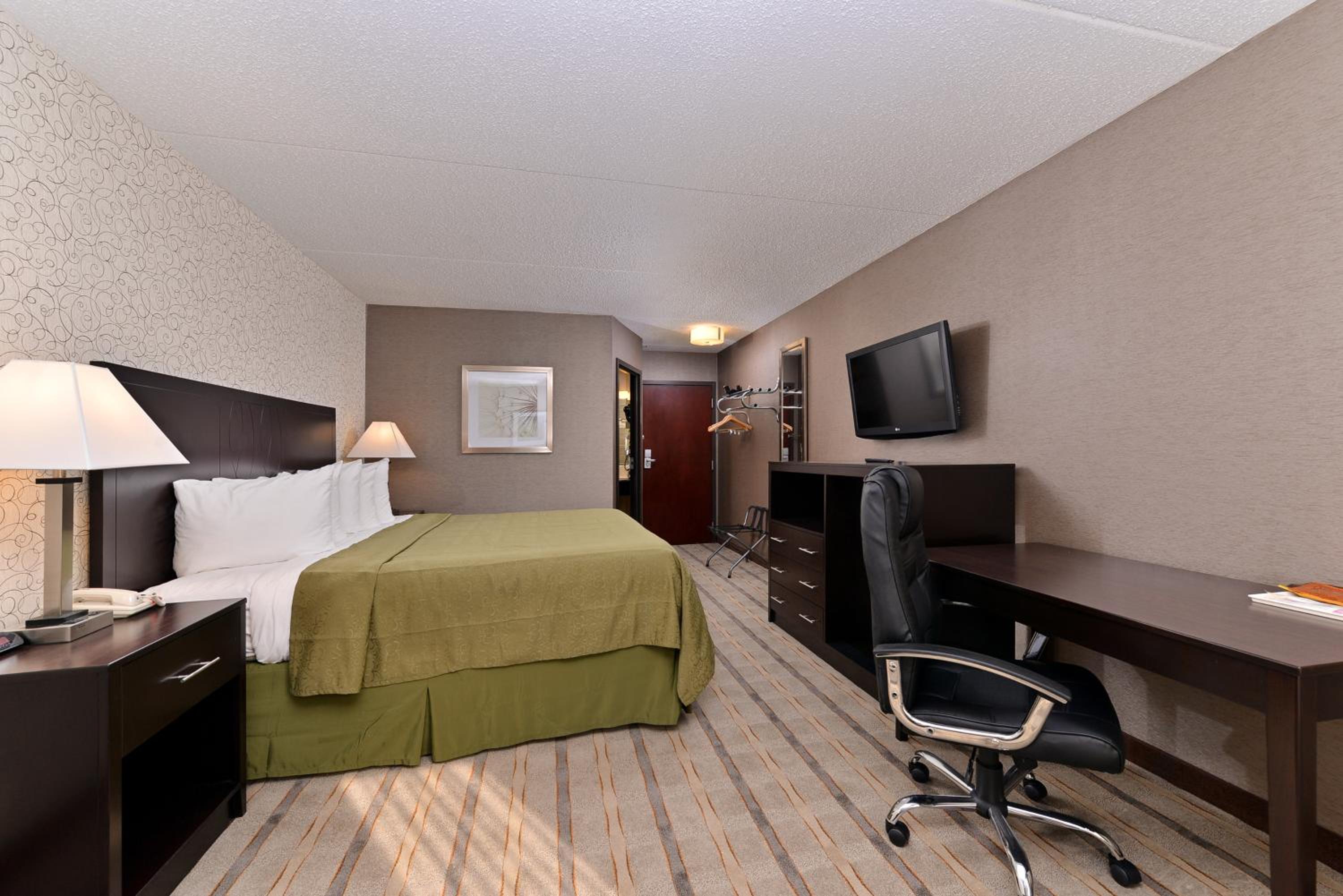 King Room - Accessible/Non-Smoking - Photo 2