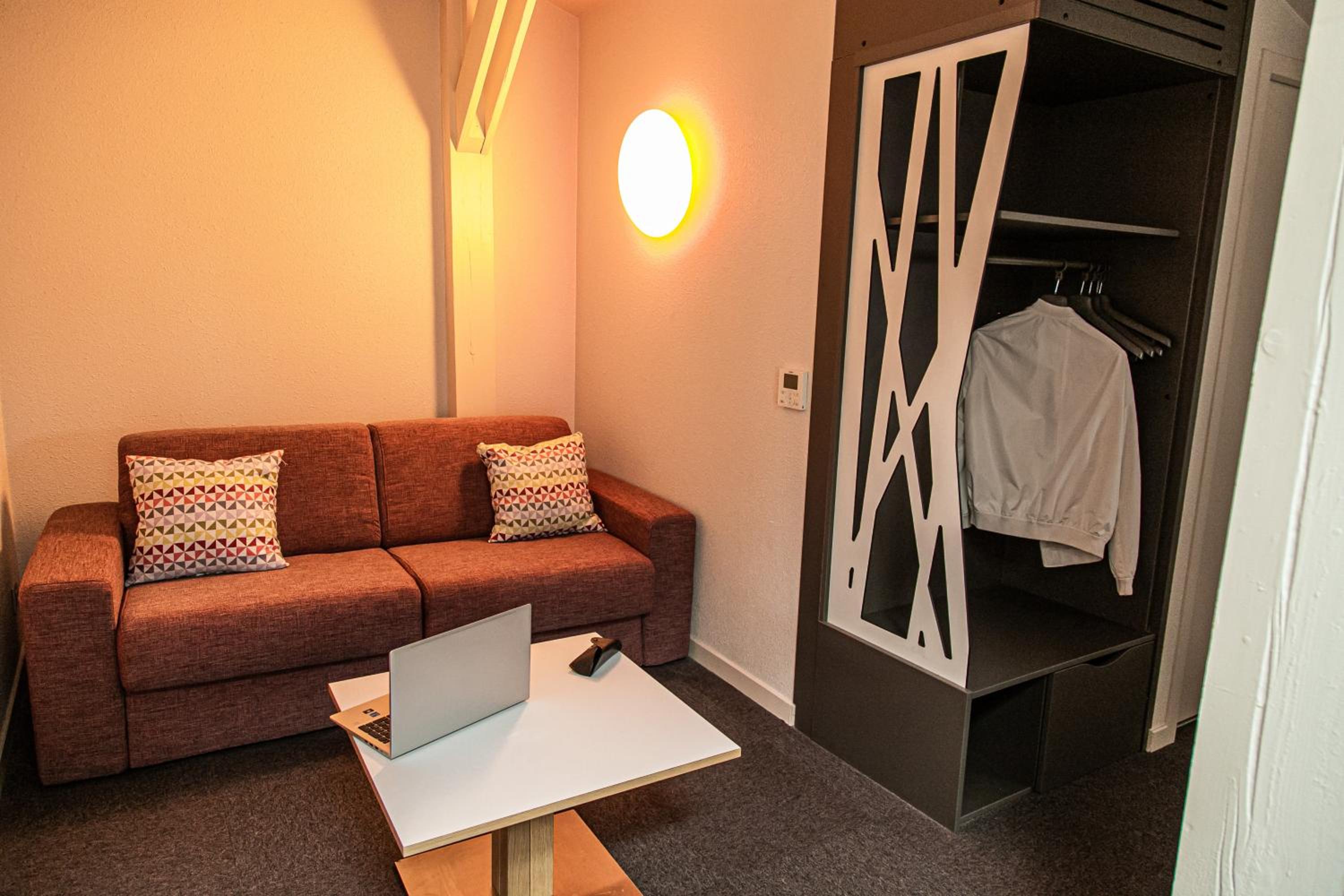 Double Room with Two Double Beds - Photo 7