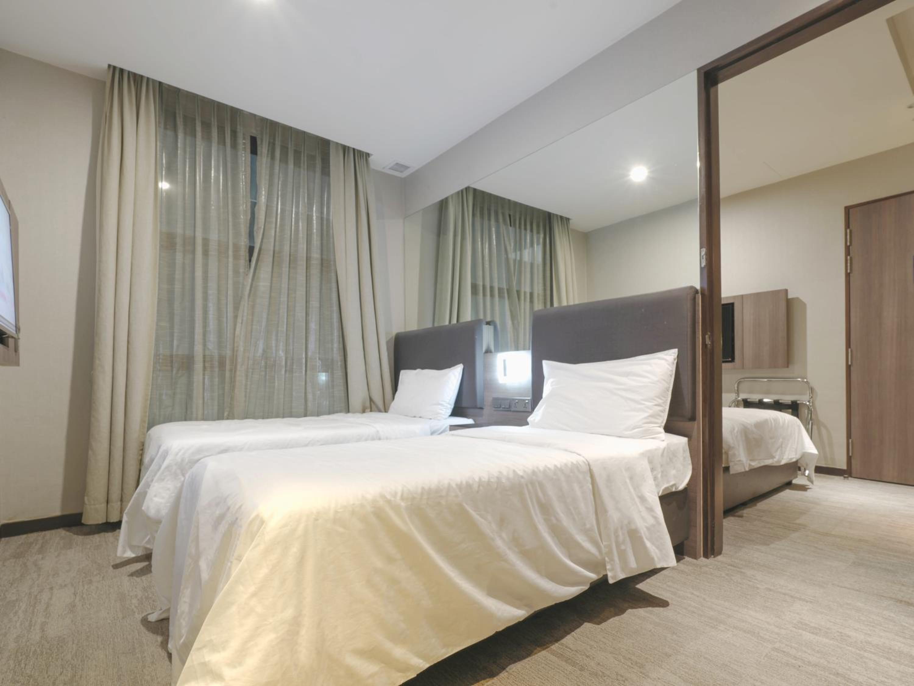  Connecting Room photo 1