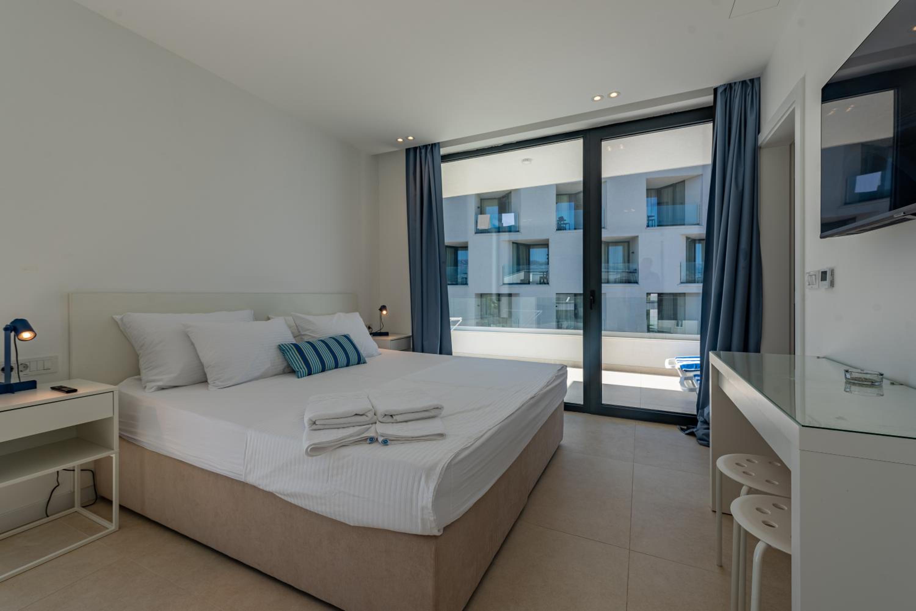 Luxury Triple Room photo 2