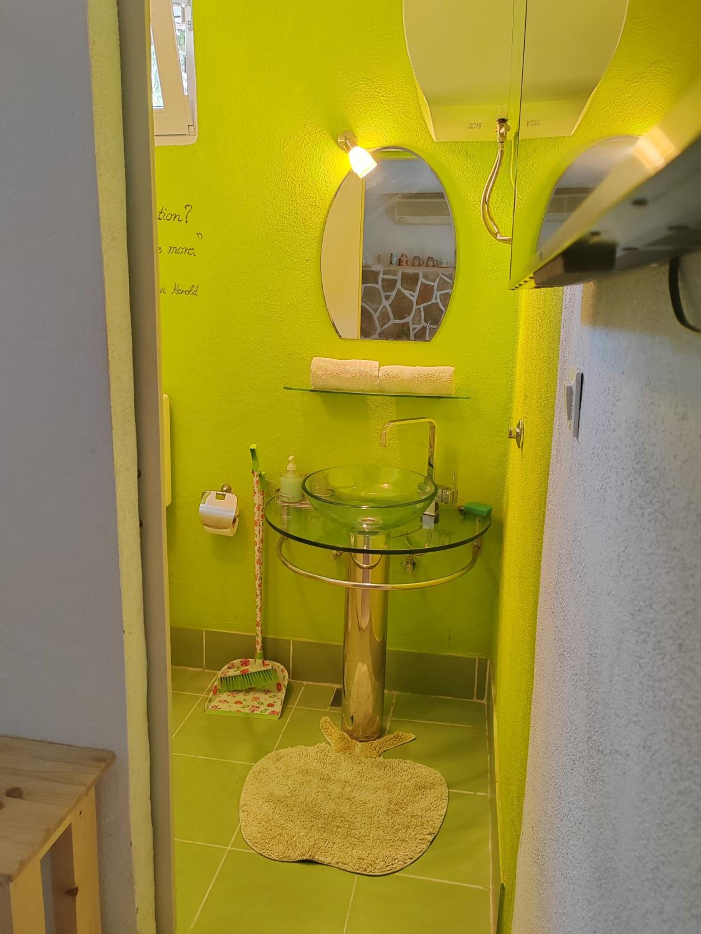 One-Bedroom Apartment - Photo 11