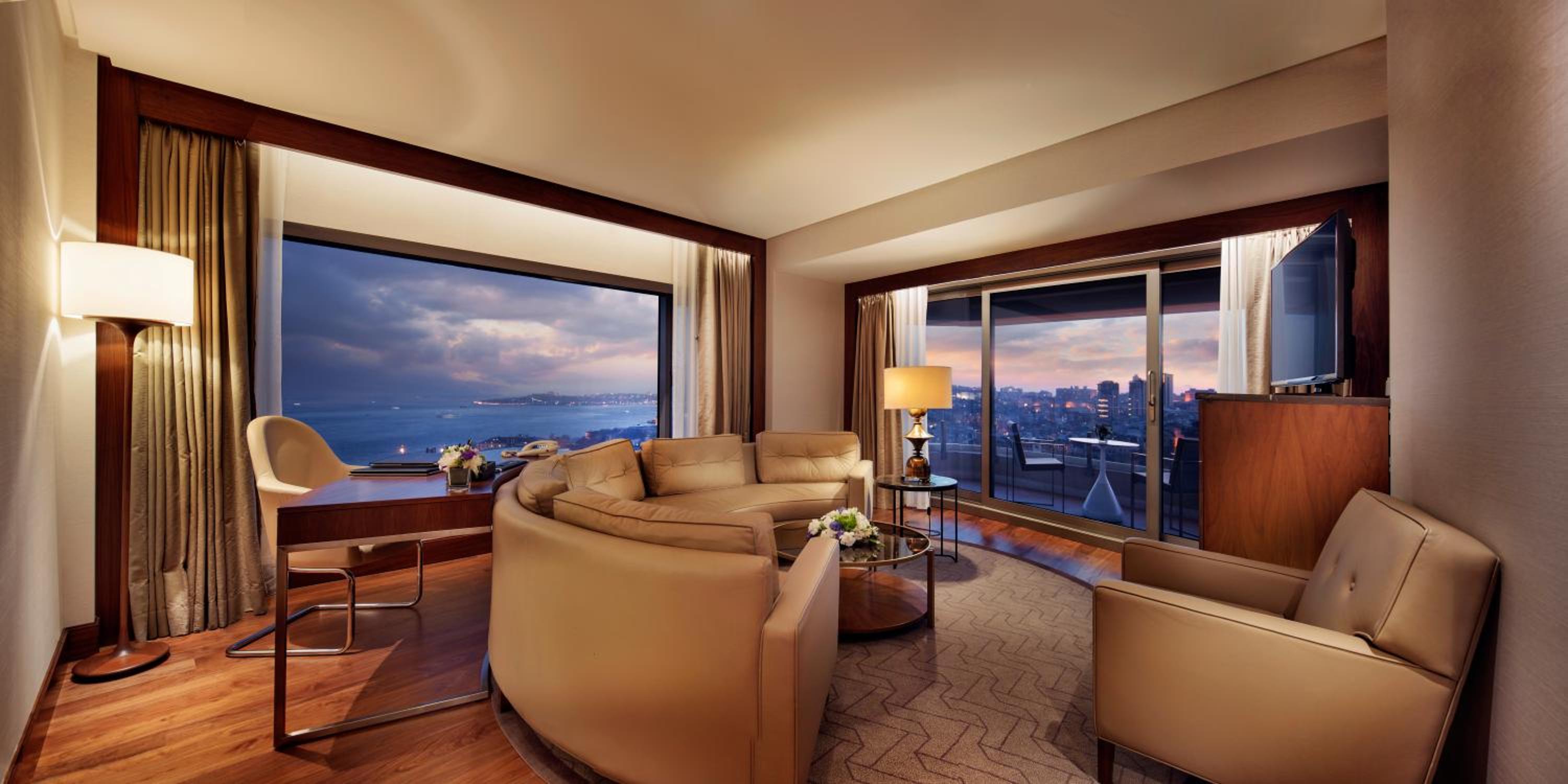 Bosphorus Suite with Balcony - Lounge Access thumbnail 5