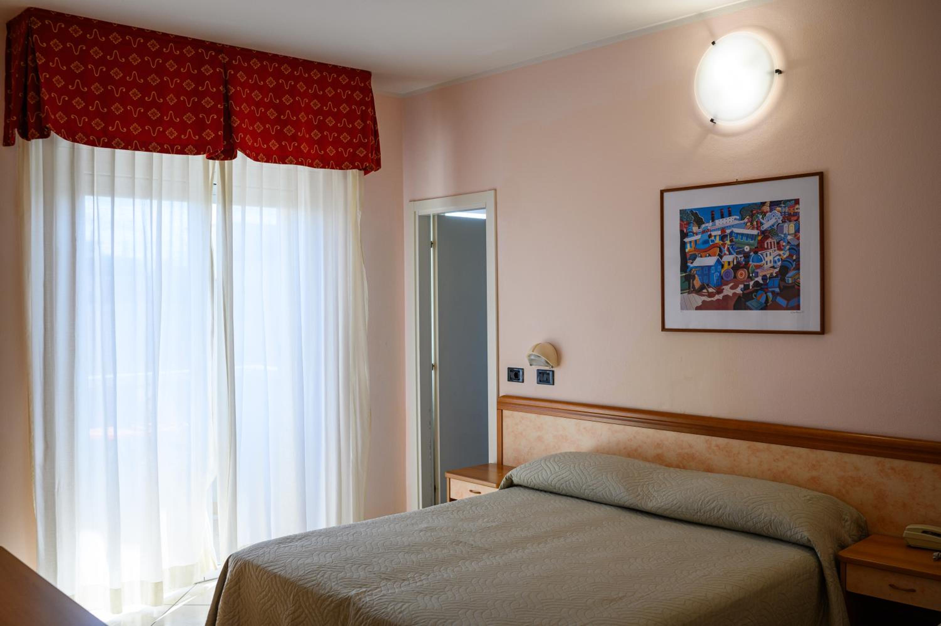 Double or Twin Room photo 3