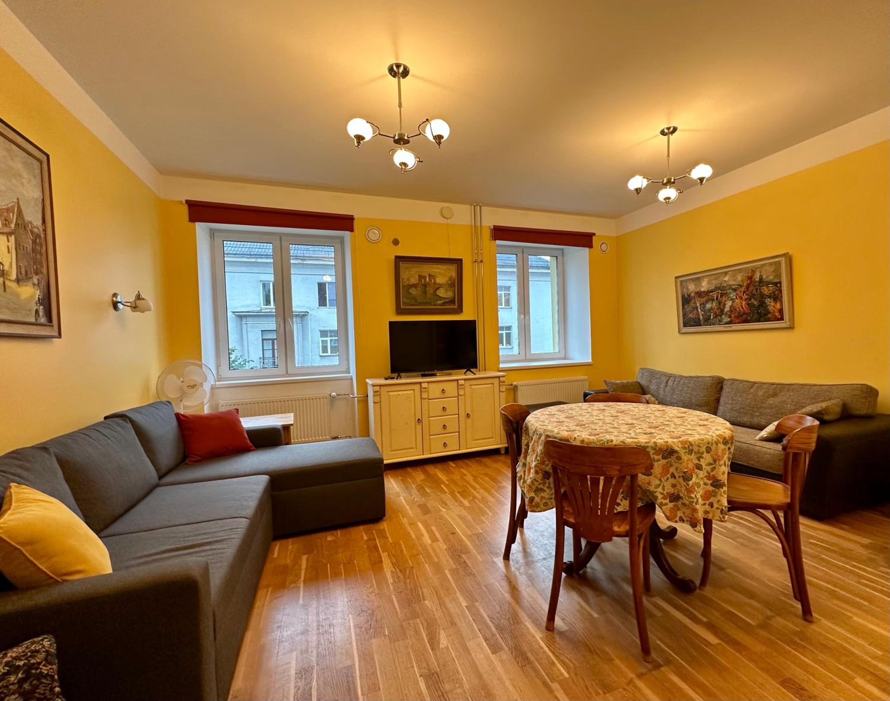 One-Bedroom Apartment photo 1