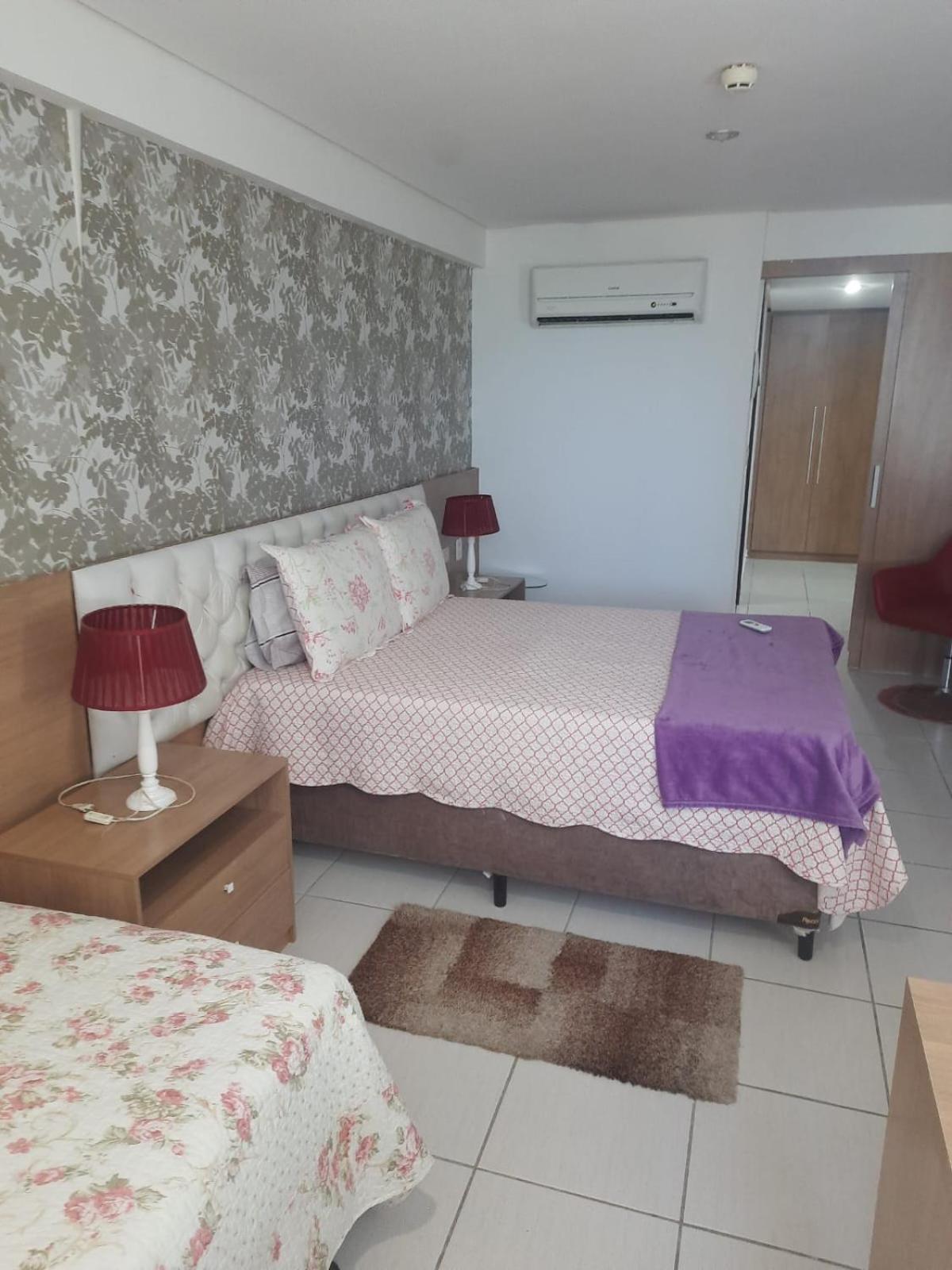 Large Double Room - Photo 3
