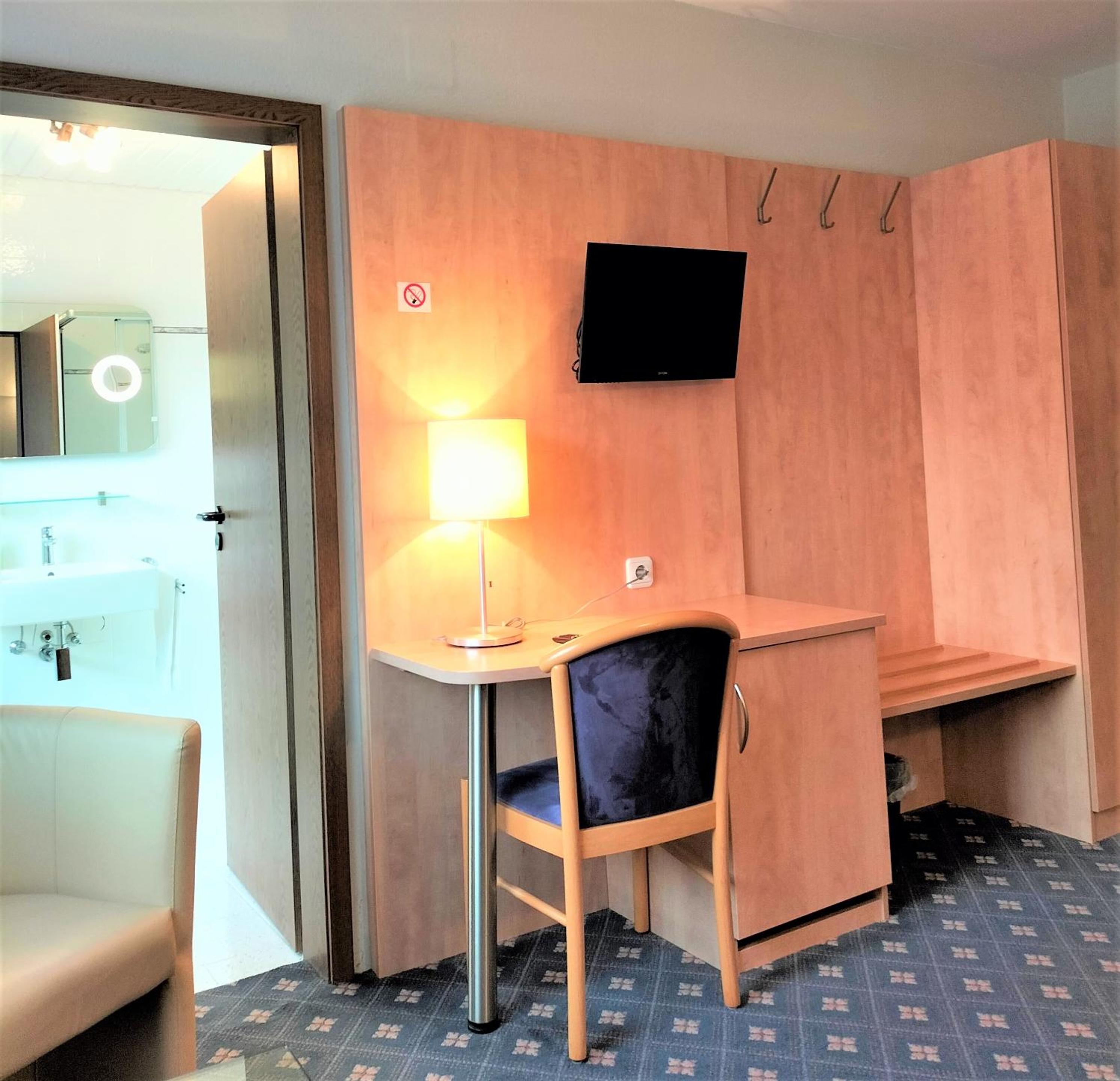 Single Room photo 2