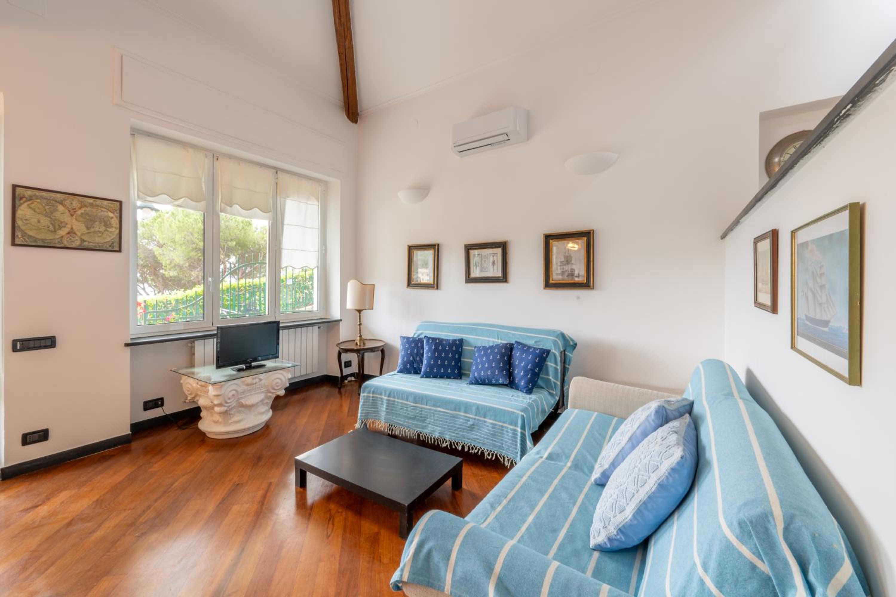 Two-Bedroom House photo 2