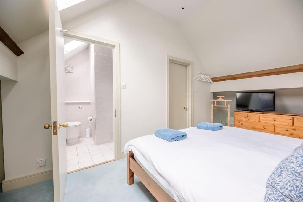 Four-Bedroom House photo 1