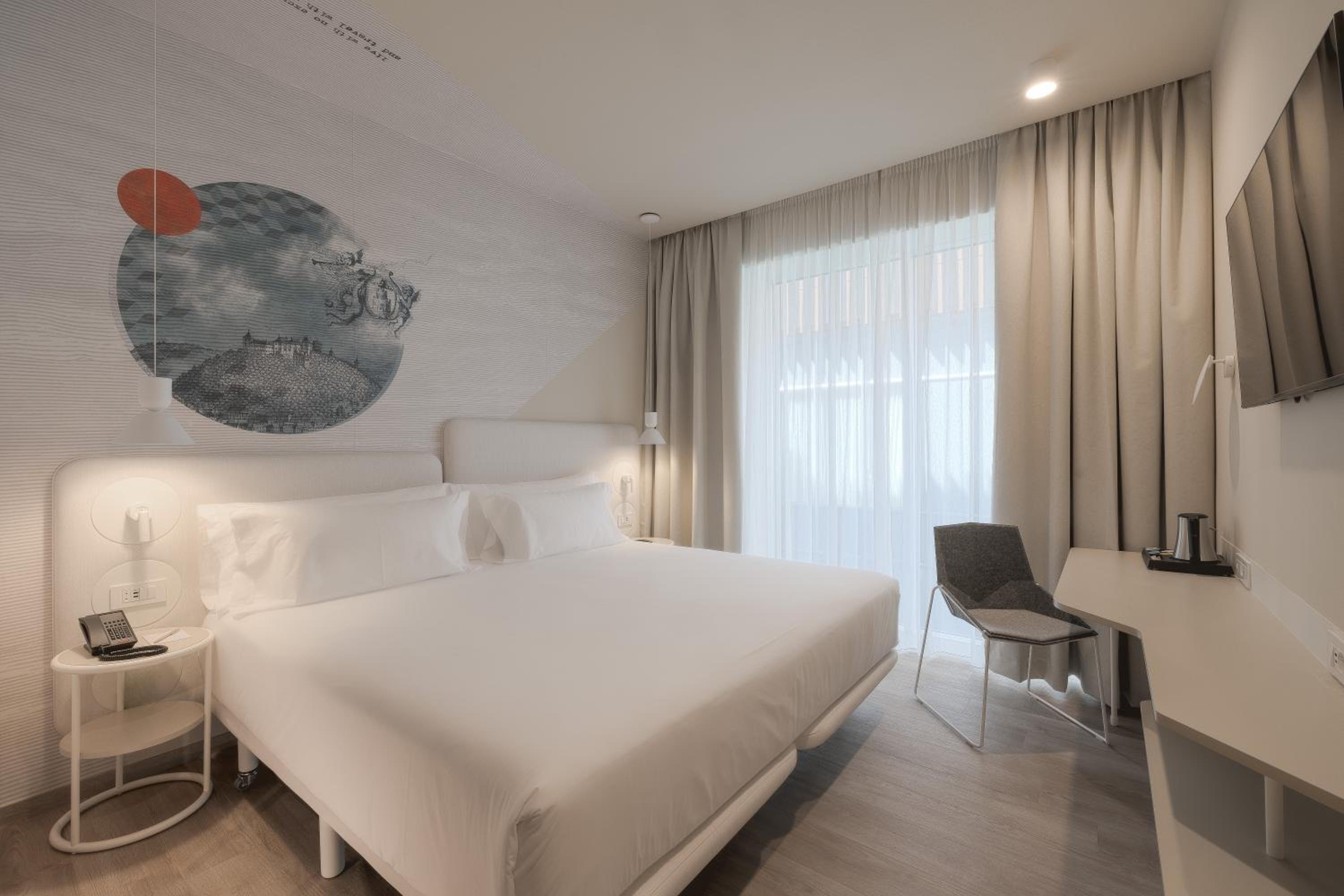 Superior Double or Twin Room Atrium