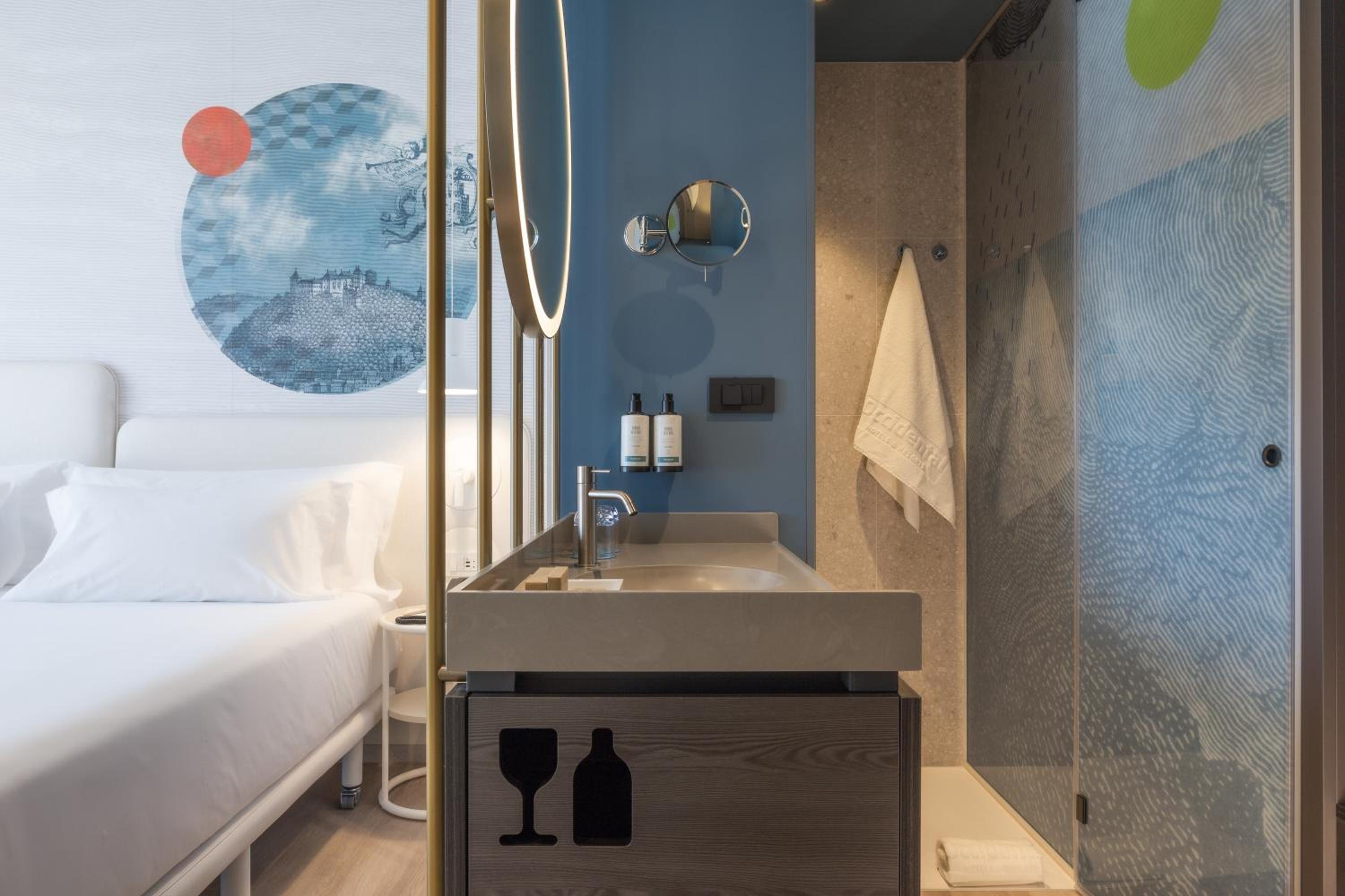 Superior Double or Twin Room City View - Photo 2