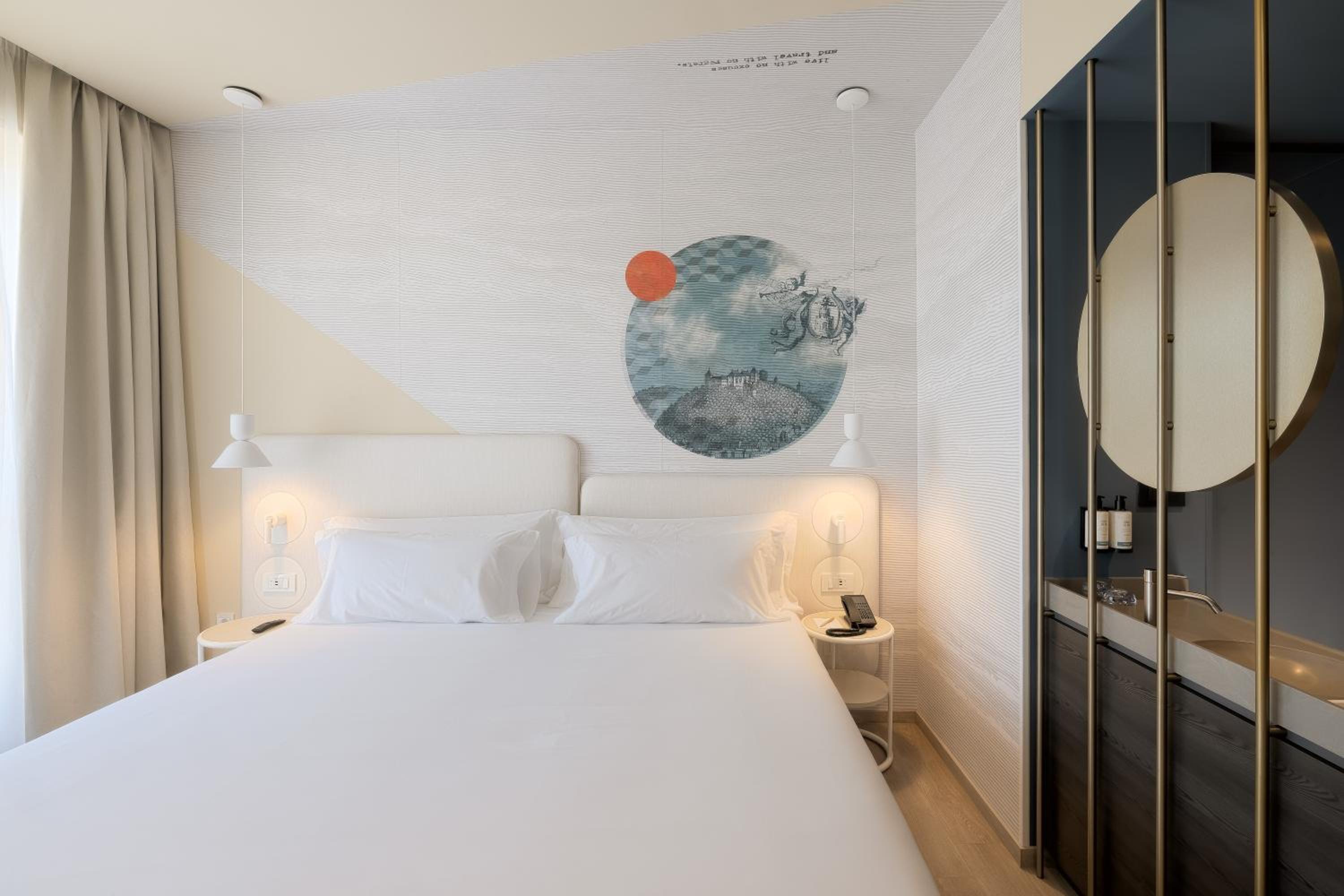 Superior Double or Twin Room Atrium photo 2