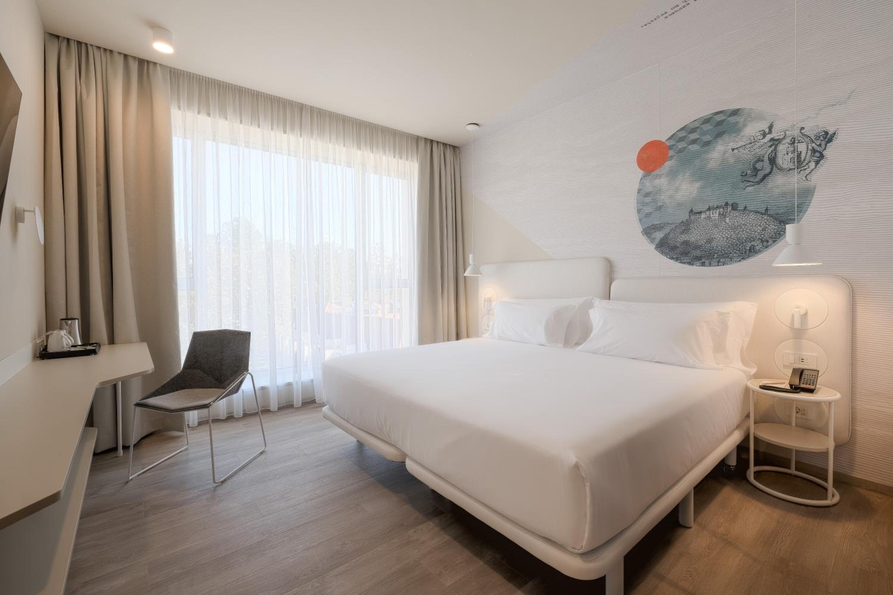 Superior Double or Twin Room City View - Photo 11