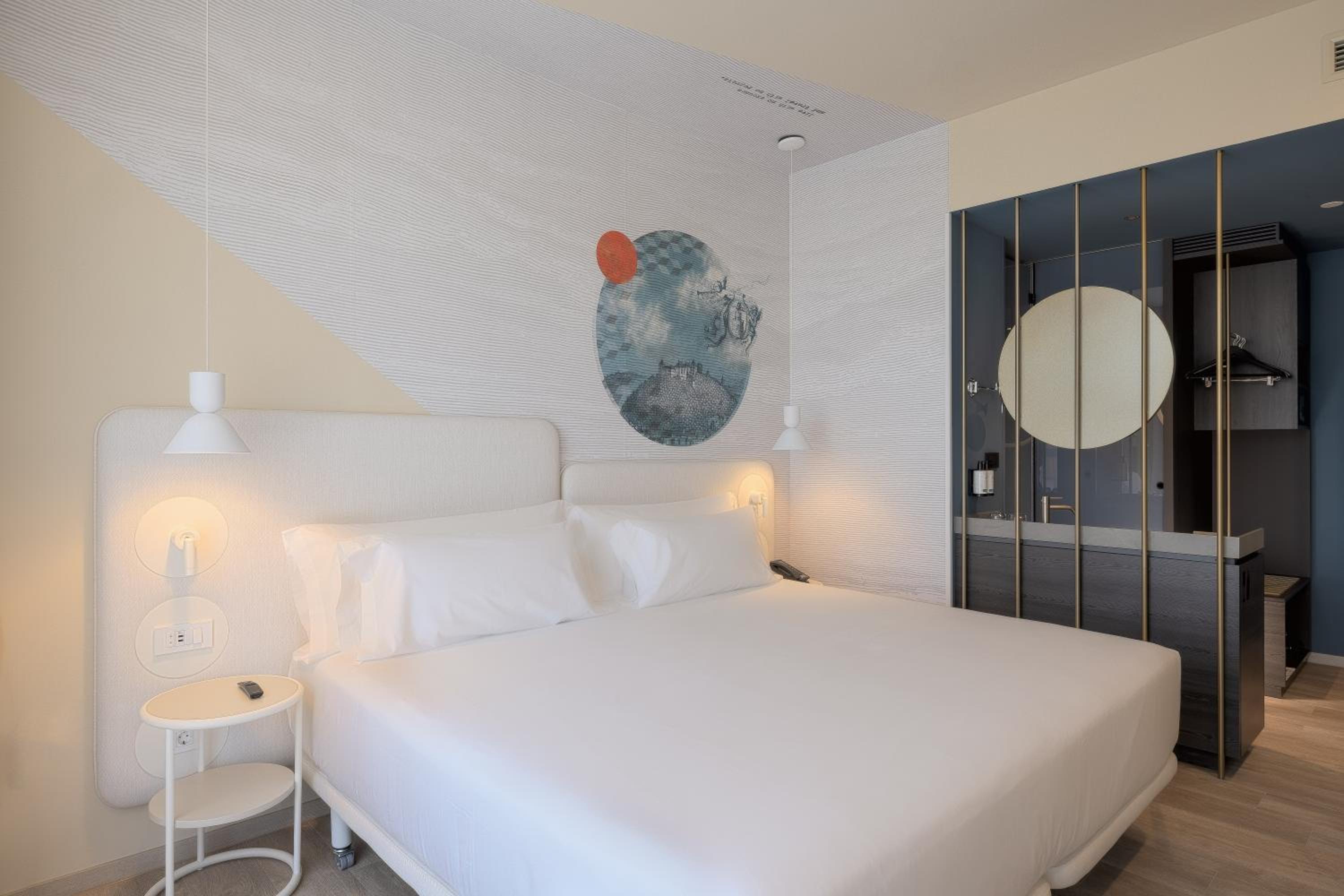 Superior Double or Twin Room City View - Photo 4